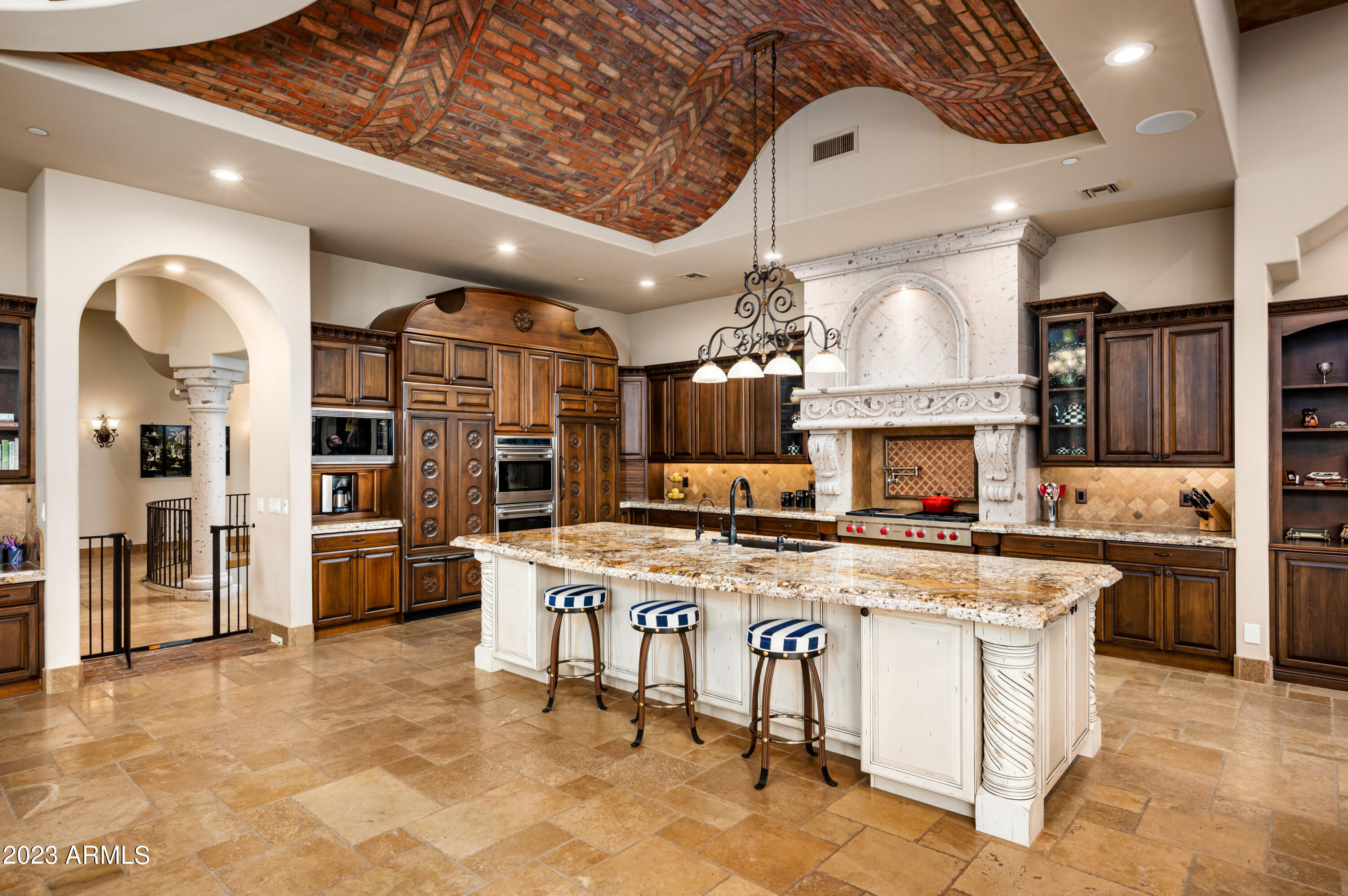 SIERRA HILLS - Residential