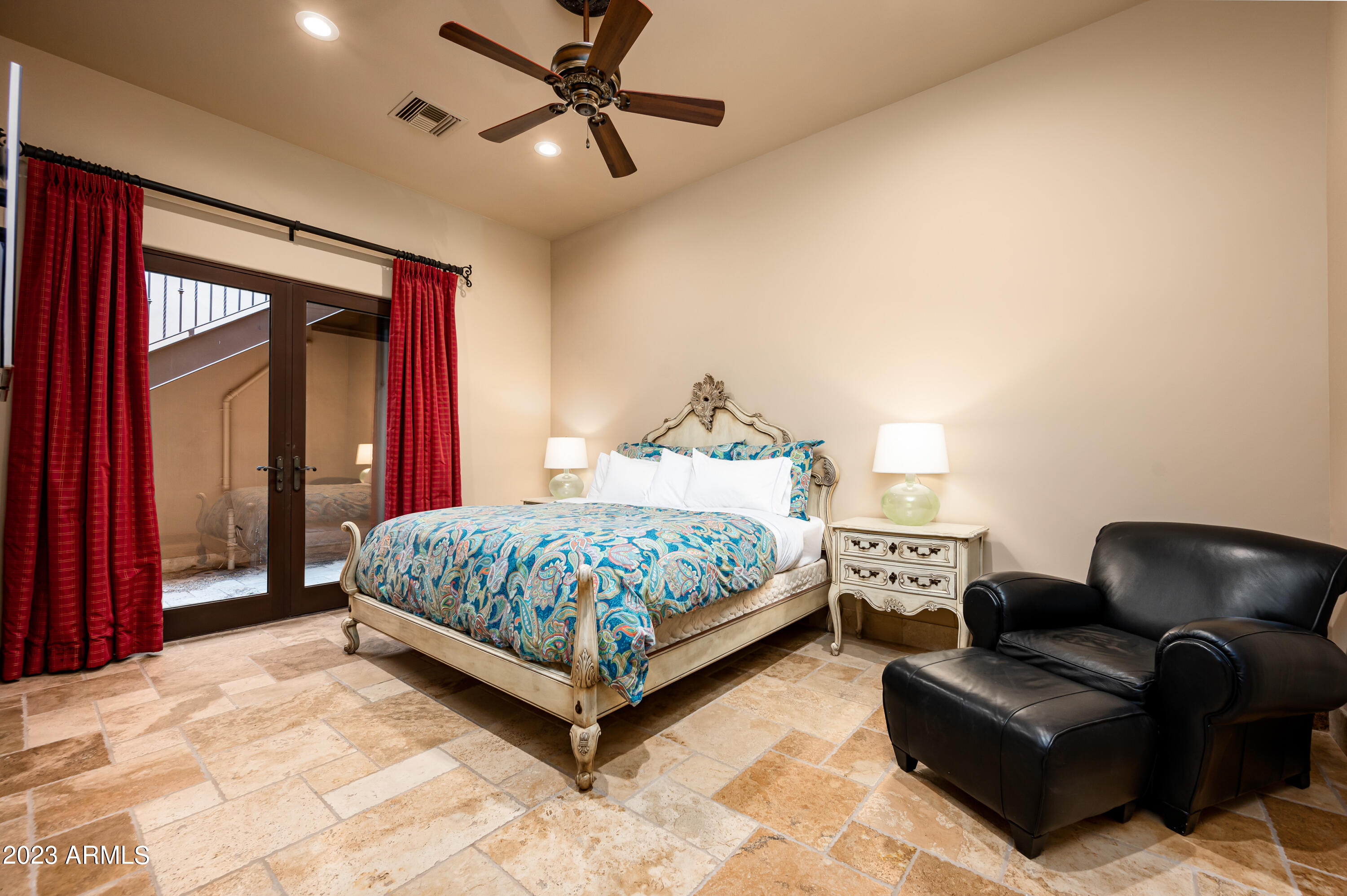SIERRA HILLS - Residential