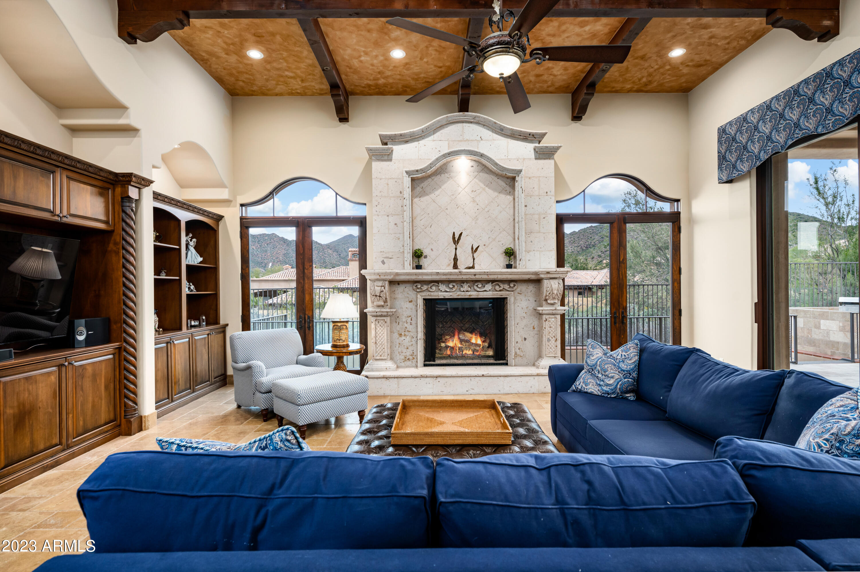 SIERRA HILLS - Residential
