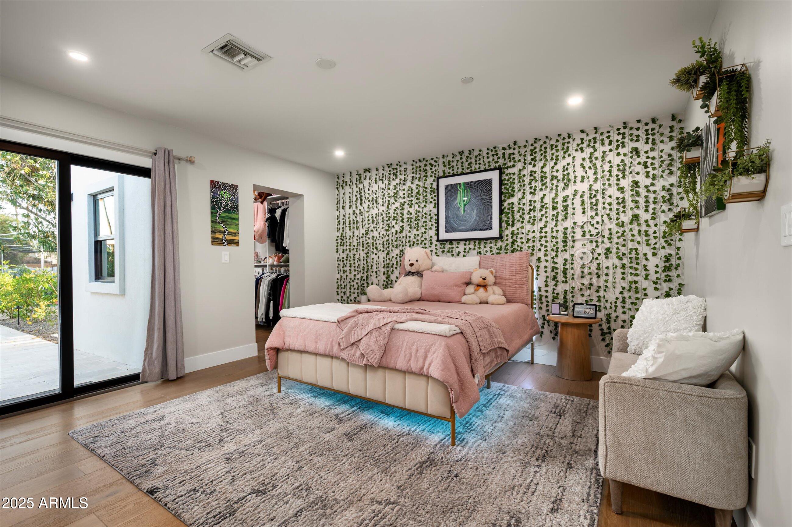 LA TIERRA ESTATES AMD - Residential