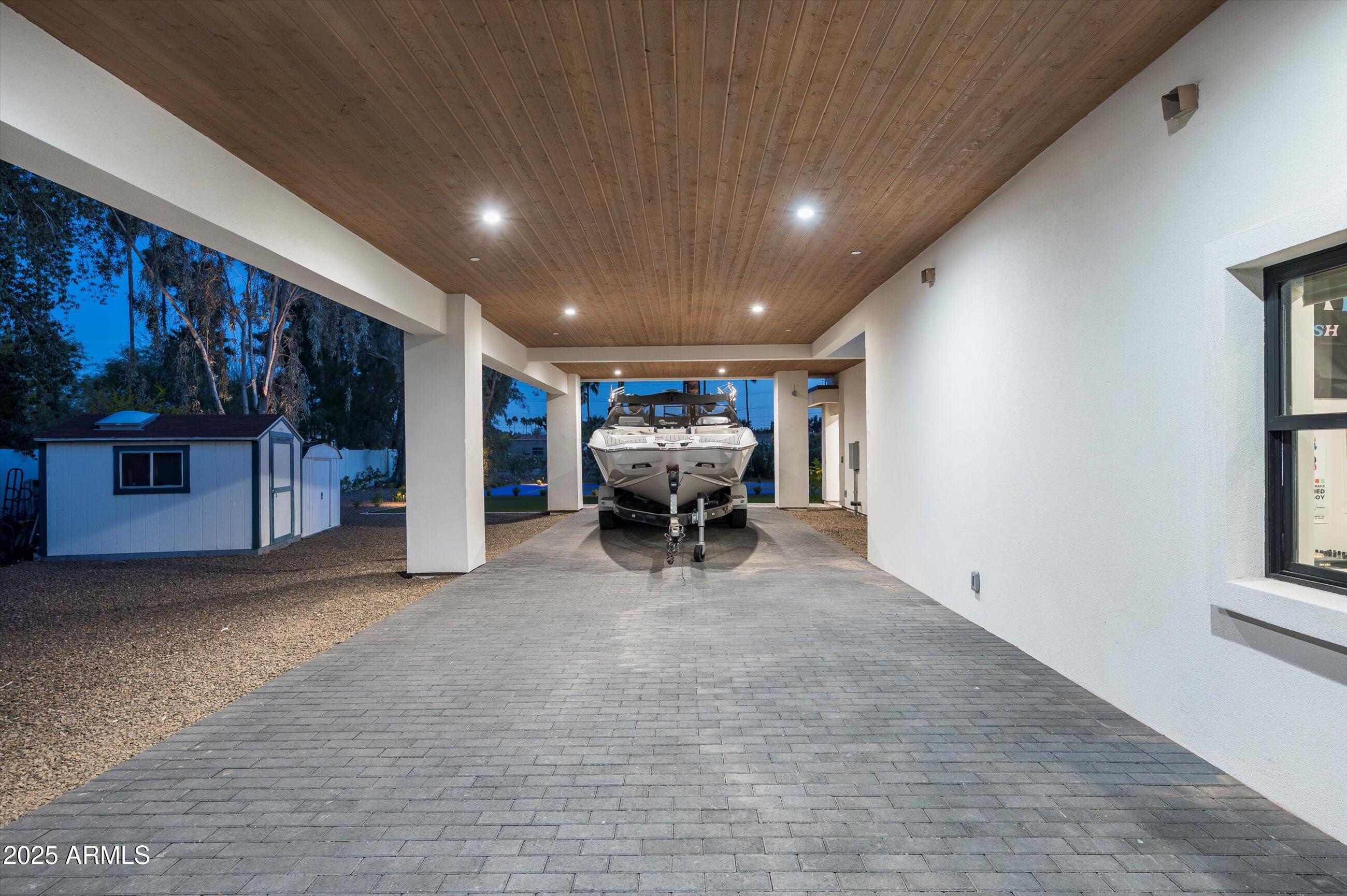 LA TIERRA ESTATES AMD - Residential