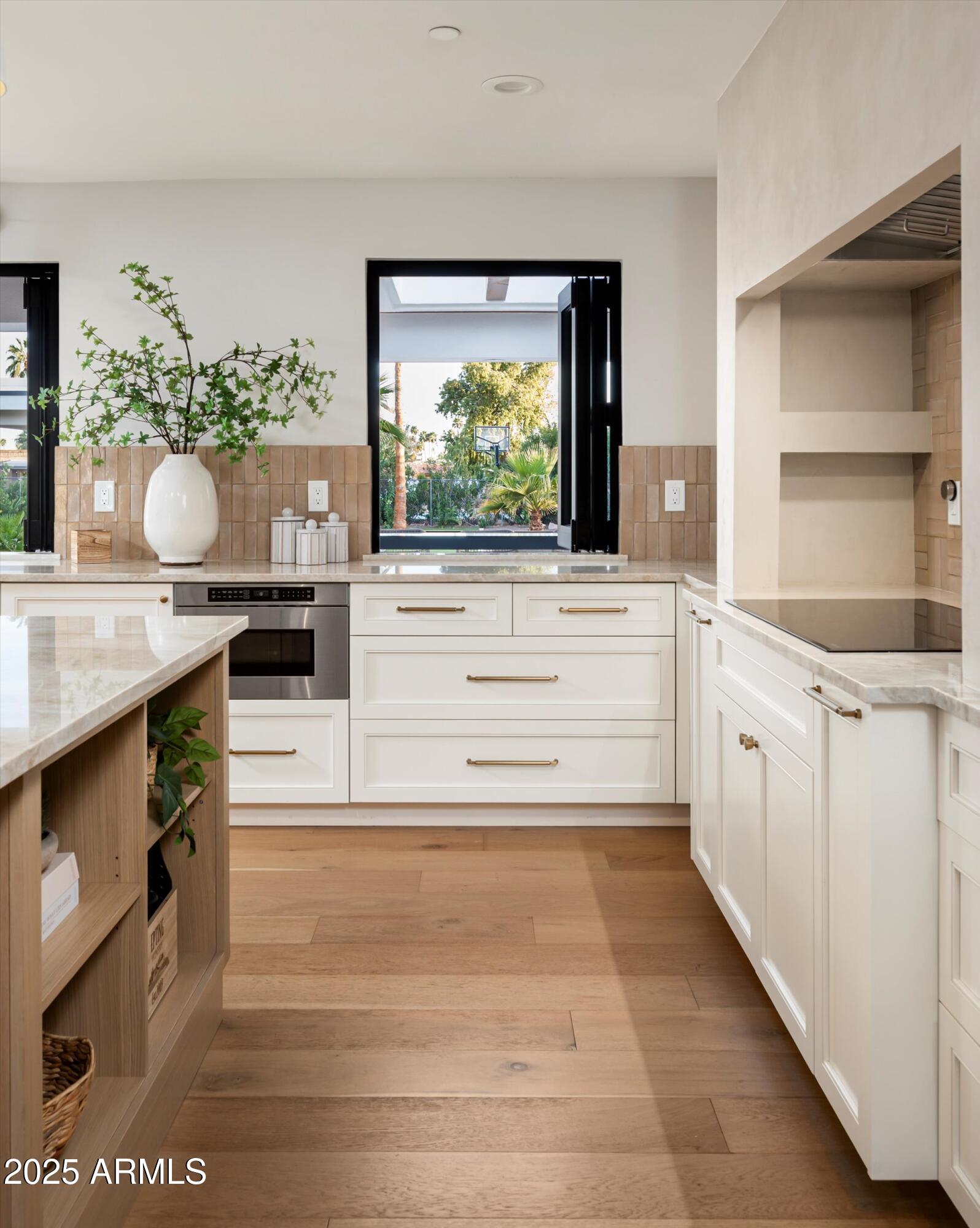 LA TIERRA ESTATES AMD - Residential