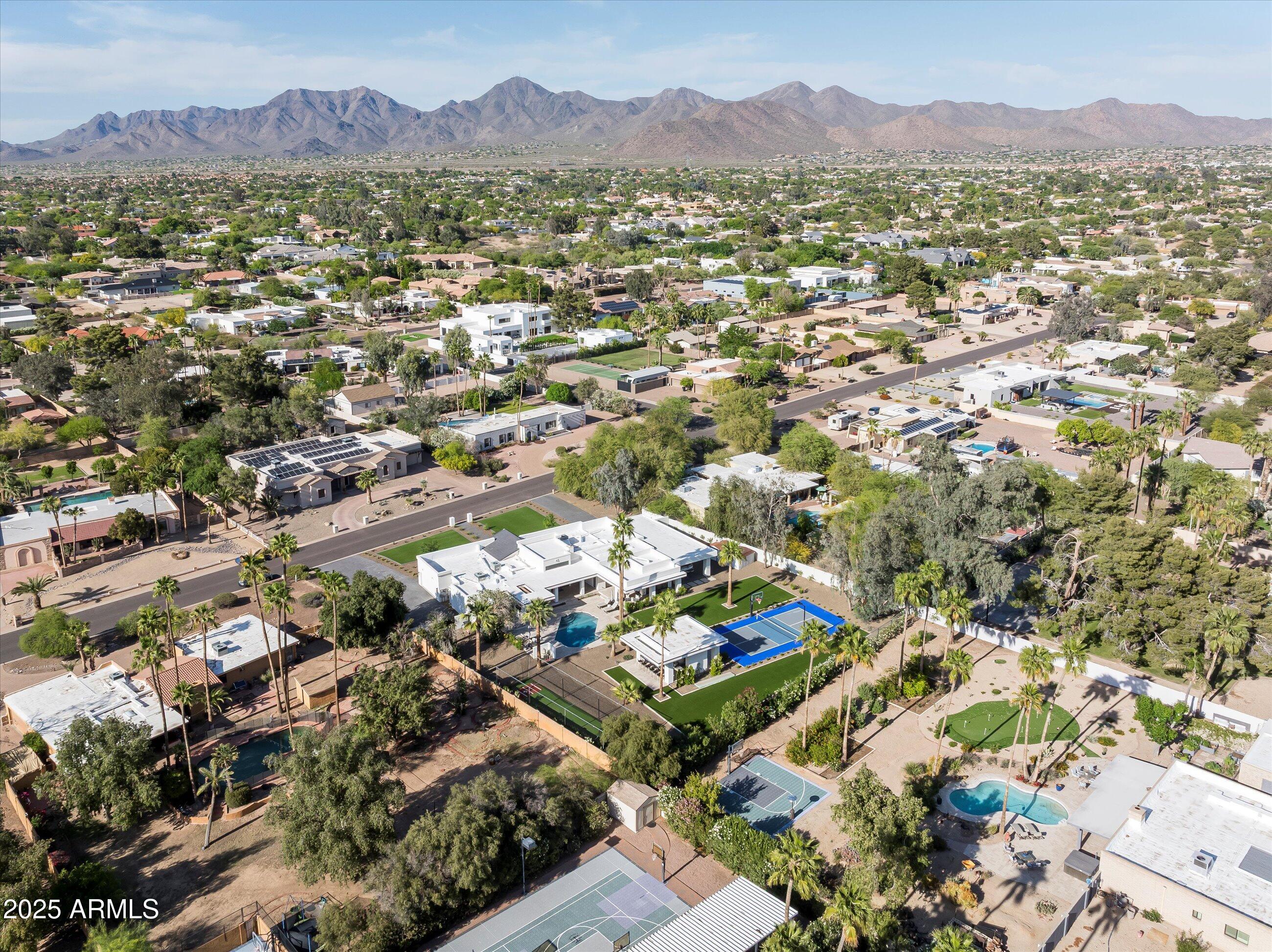 LA TIERRA ESTATES AMD - Residential