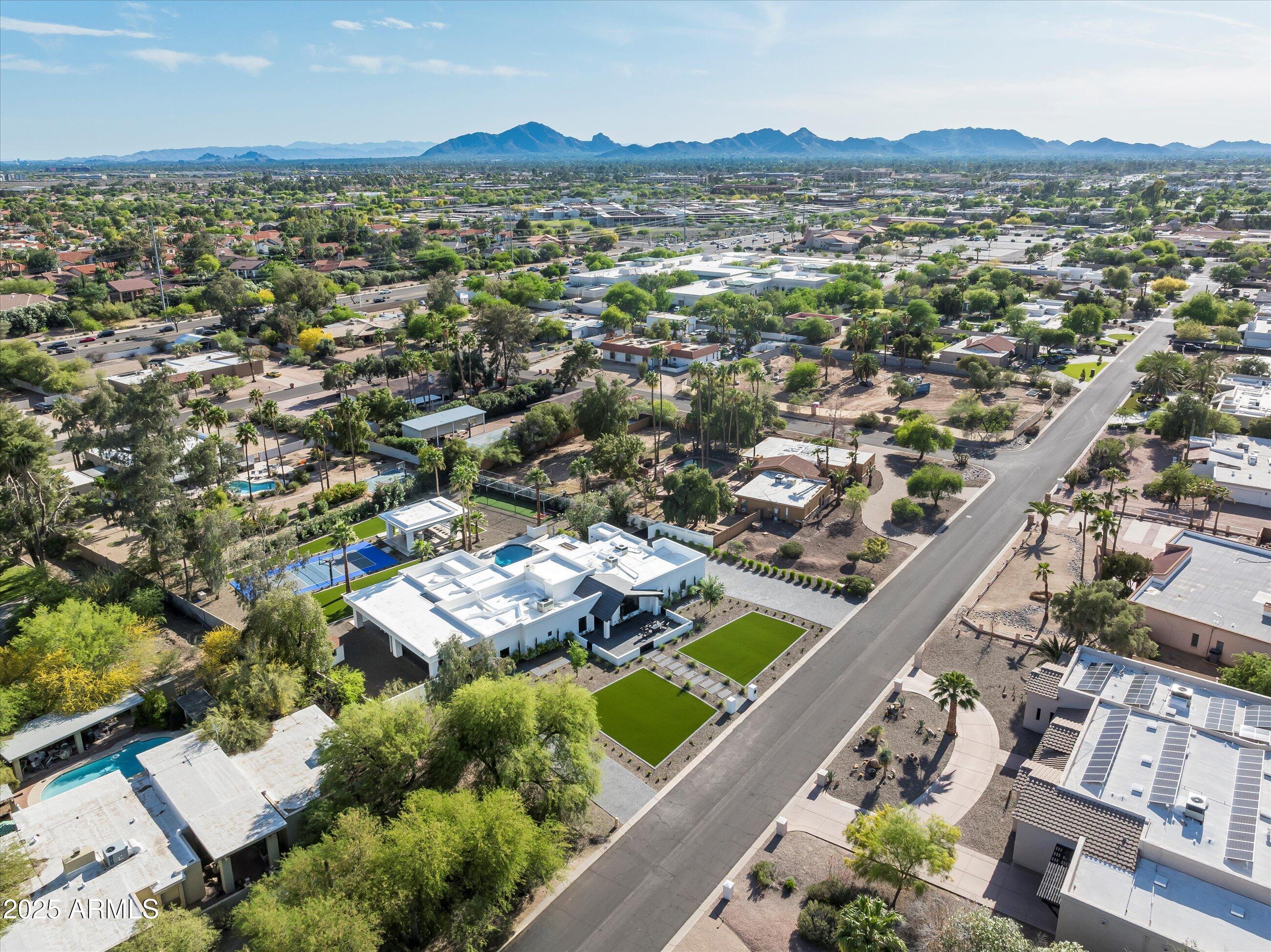 LA TIERRA ESTATES AMD - Residential