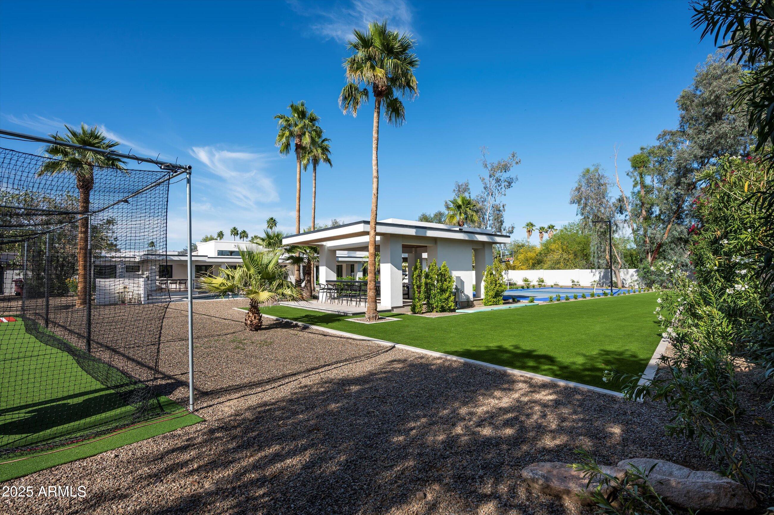 LA TIERRA ESTATES AMD - Residential