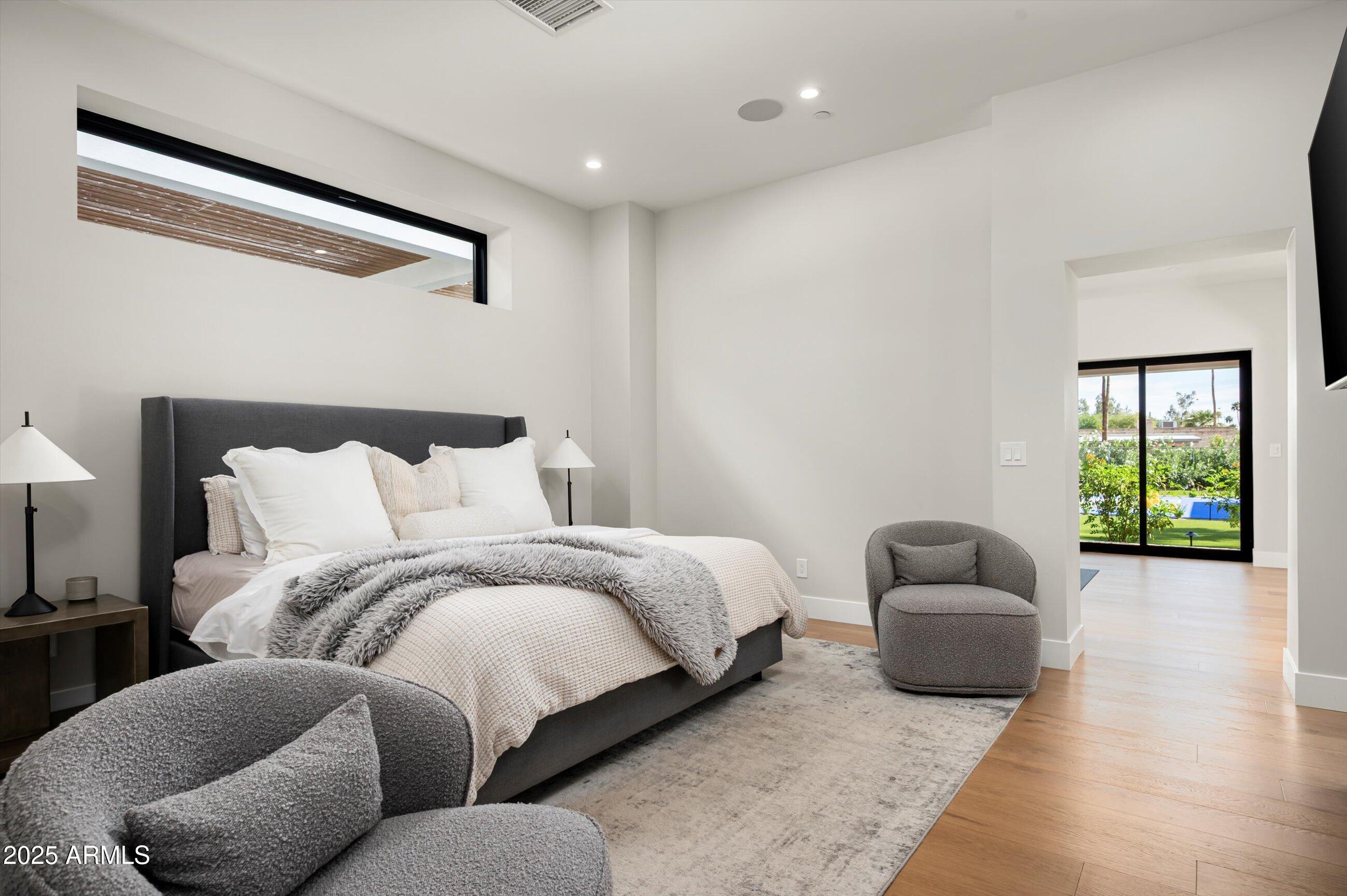 LA TIERRA ESTATES AMD - Residential