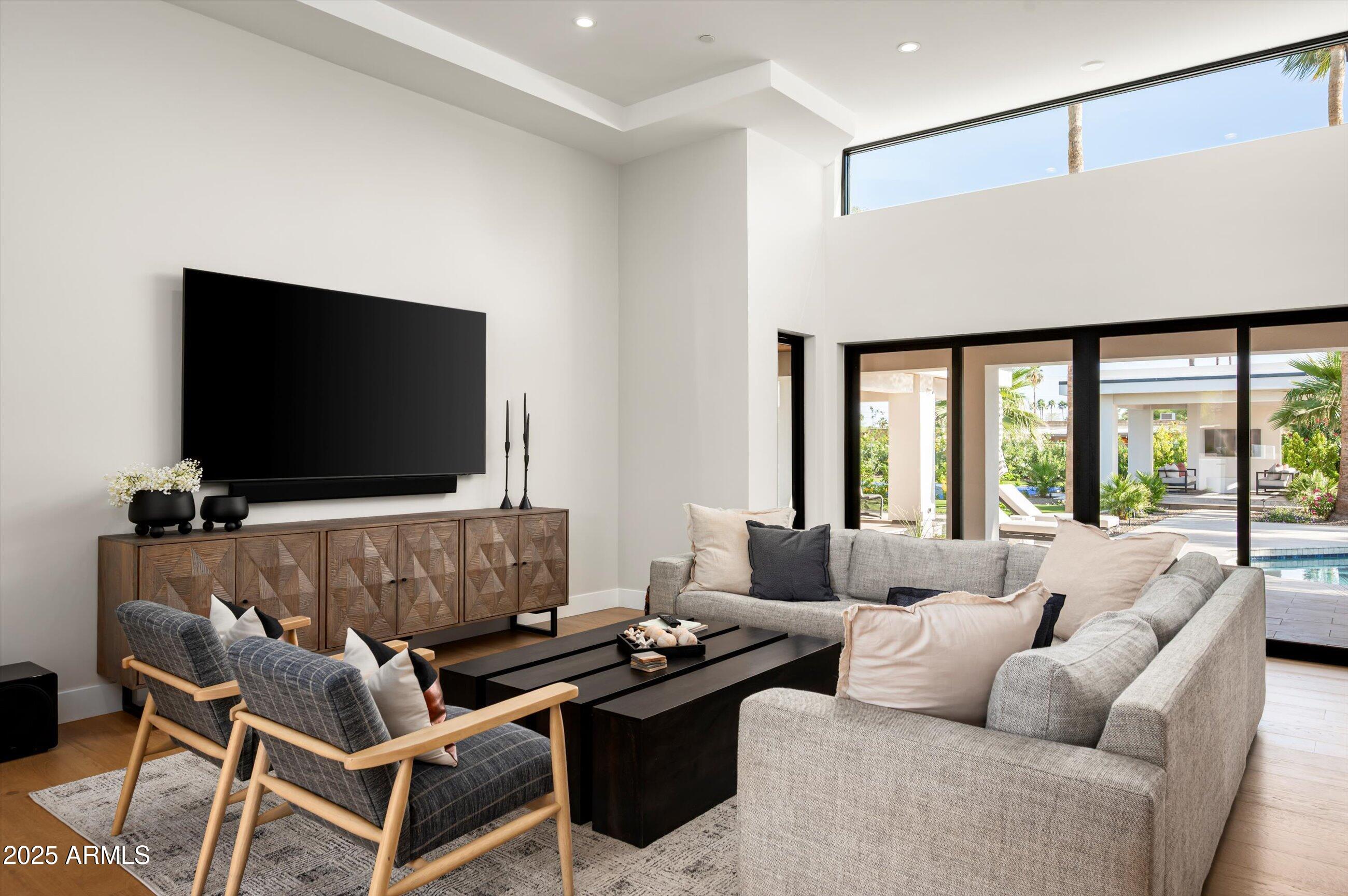 LA TIERRA ESTATES AMD - Residential