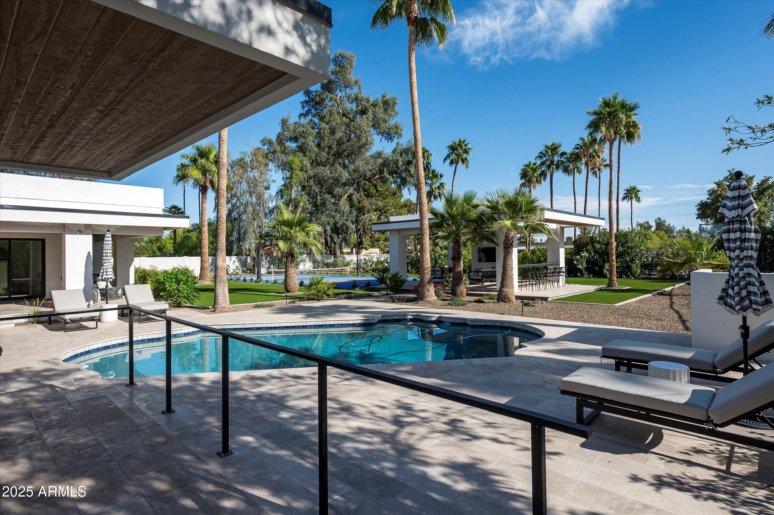 LA TIERRA ESTATES AMD - Residential