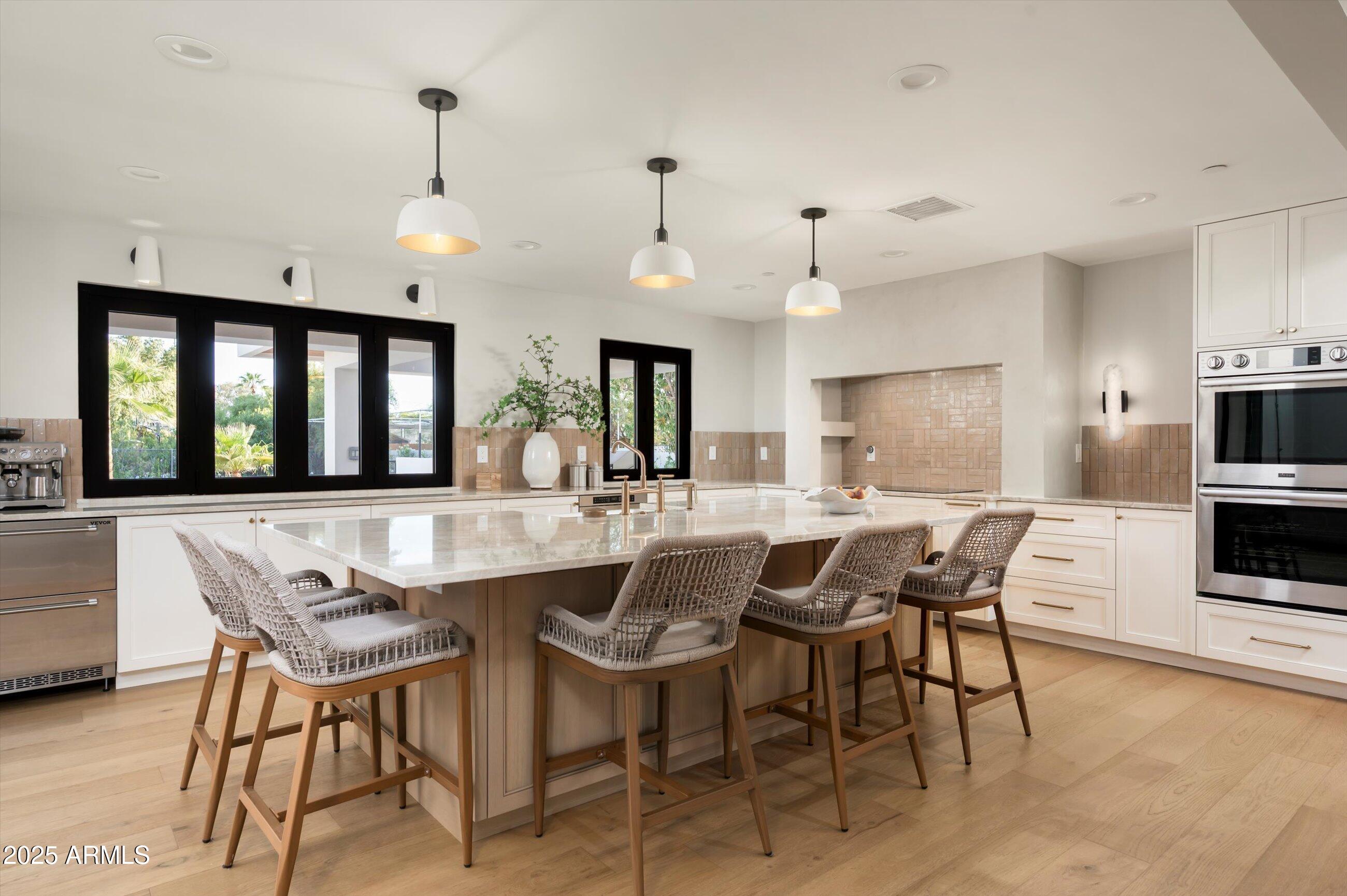 LA TIERRA ESTATES AMD - Residential