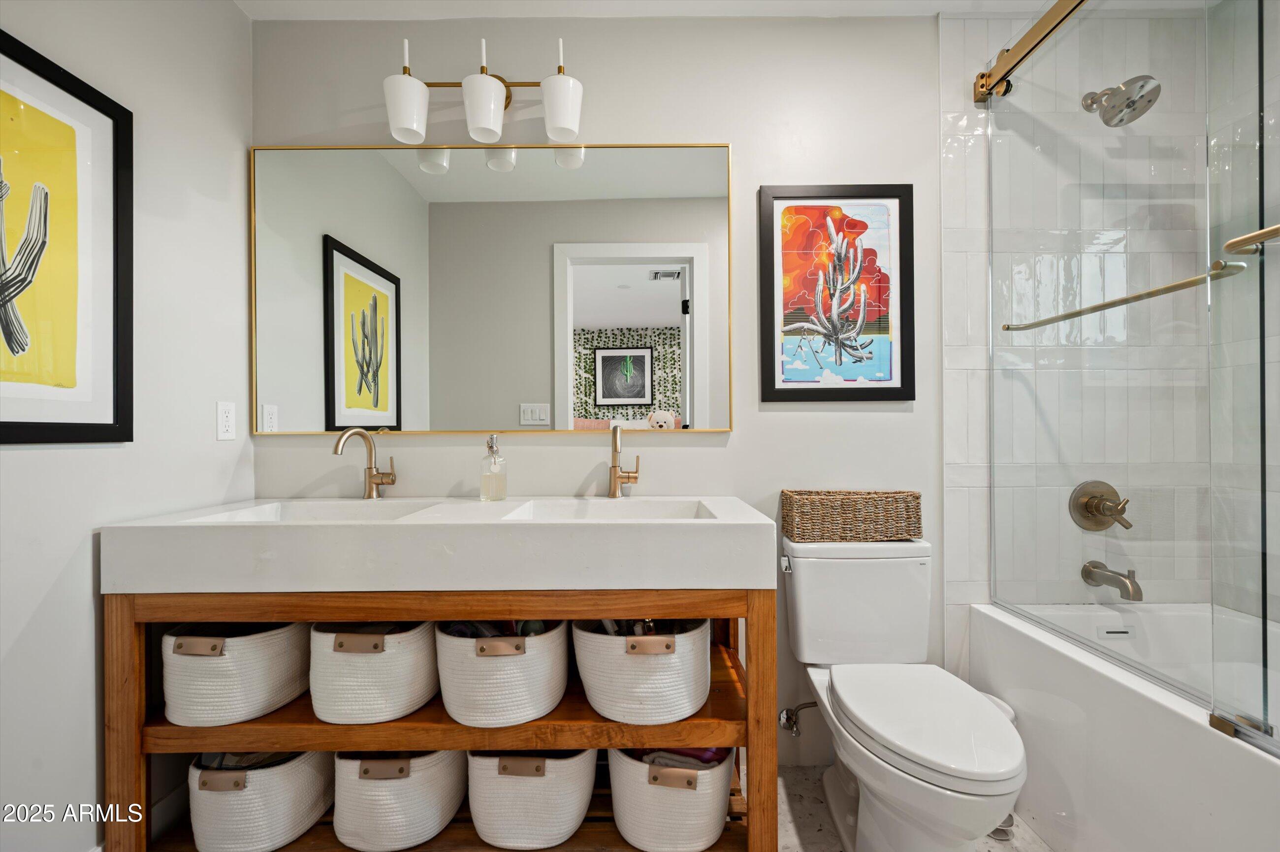 LA TIERRA ESTATES AMD - Residential