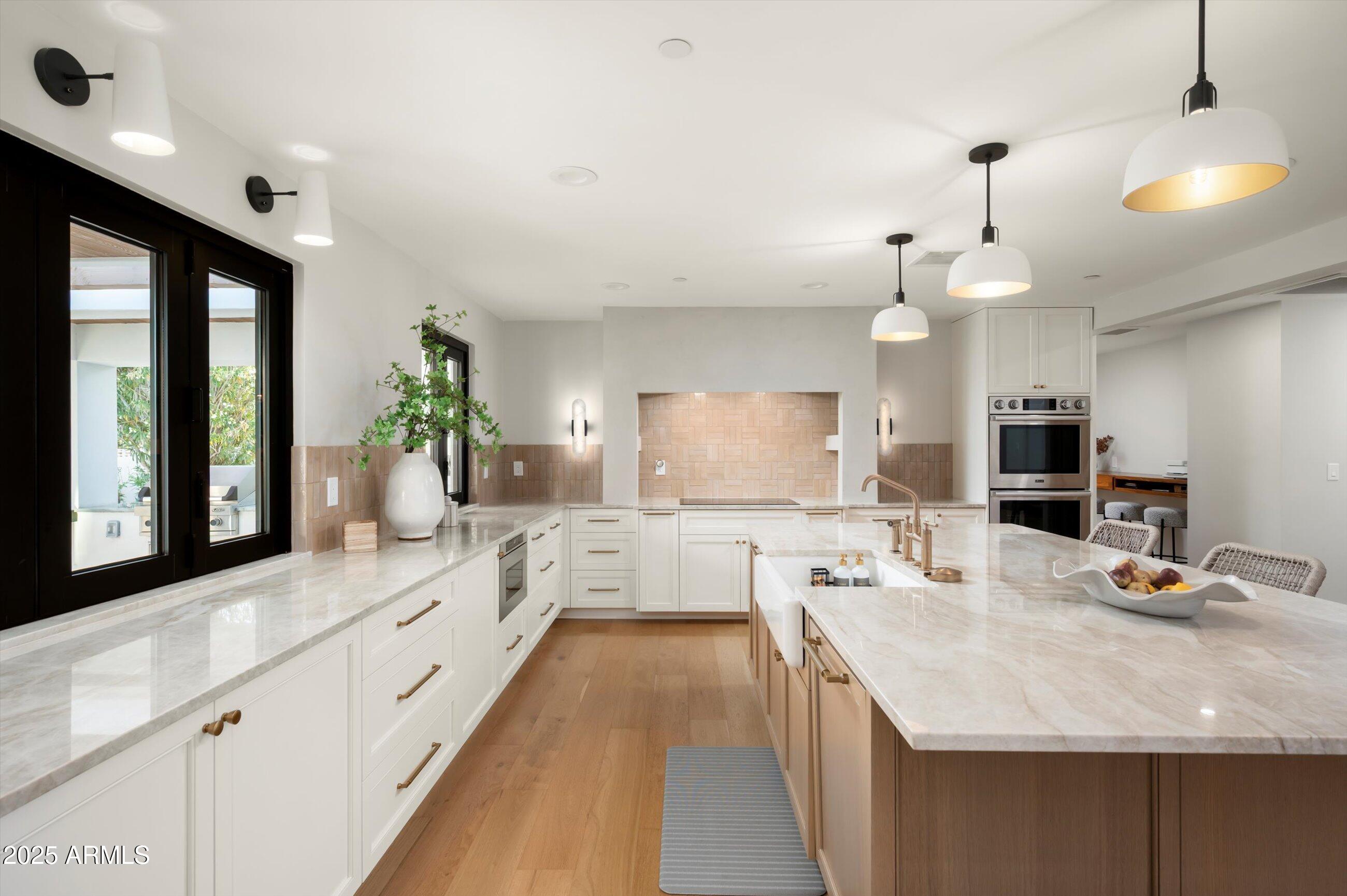 LA TIERRA ESTATES AMD - Residential