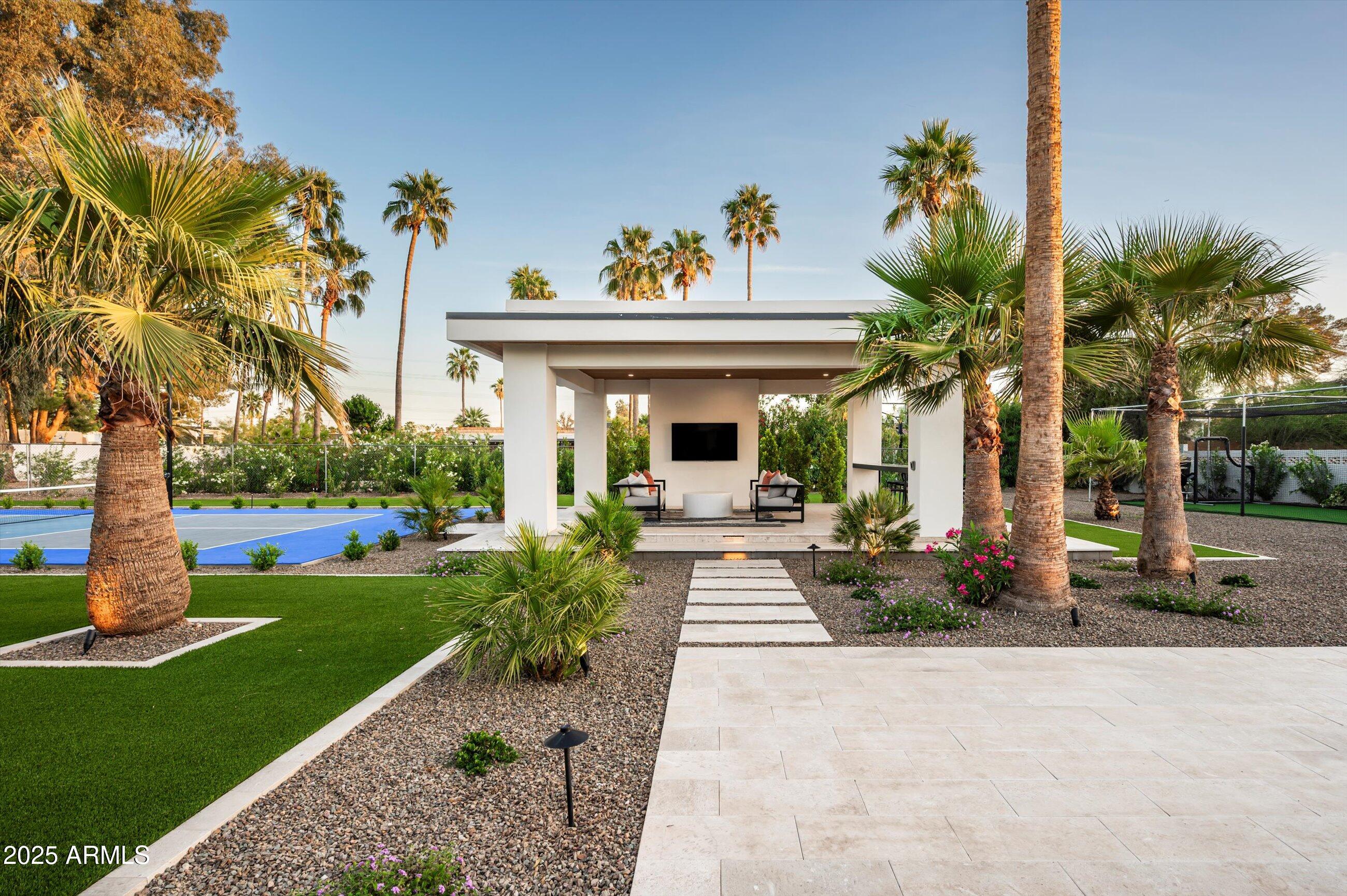 LA TIERRA ESTATES AMD - Residential