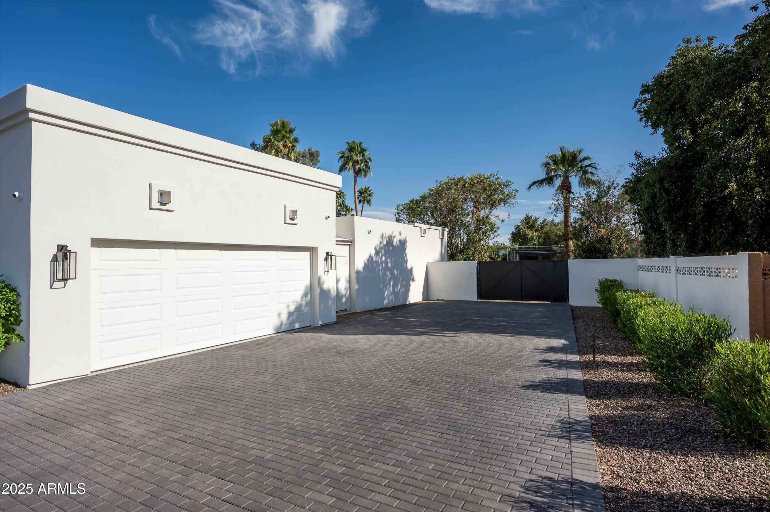 LA TIERRA ESTATES AMD - Residential