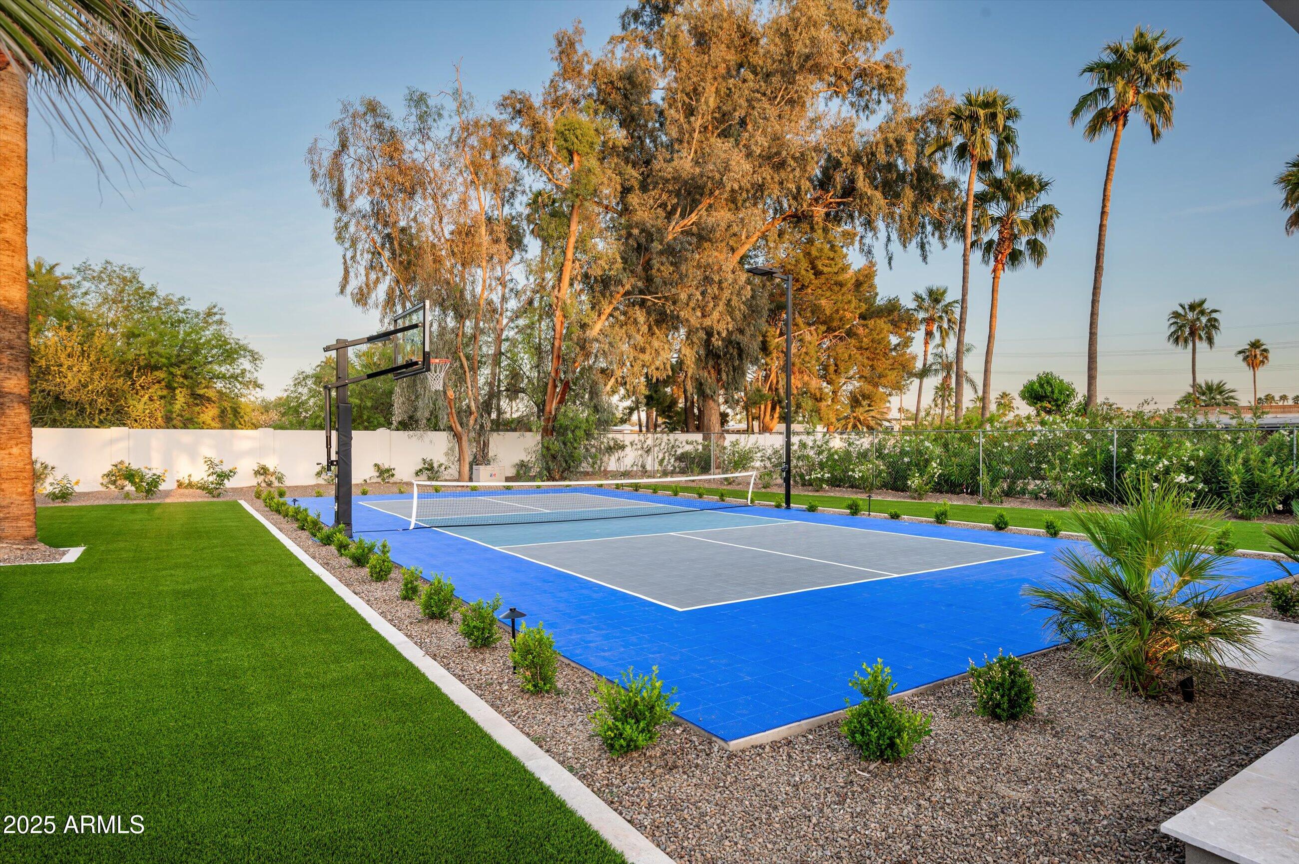 LA TIERRA ESTATES AMD - Residential