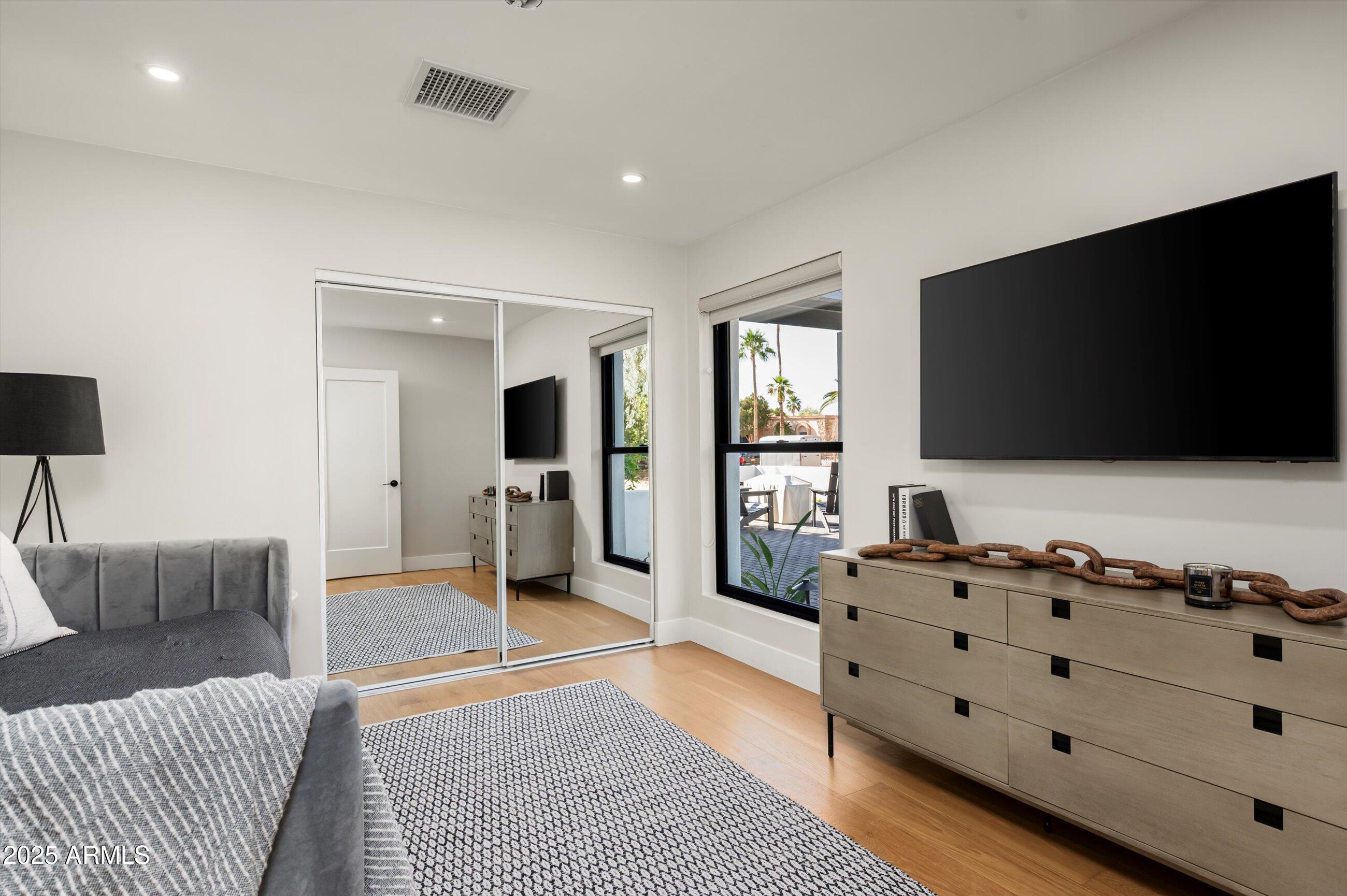 LA TIERRA ESTATES AMD - Residential