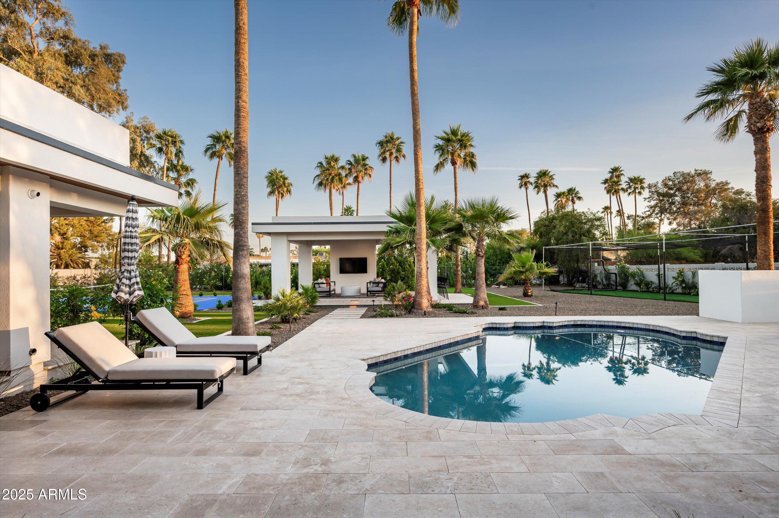 LA TIERRA ESTATES AMD - Residential