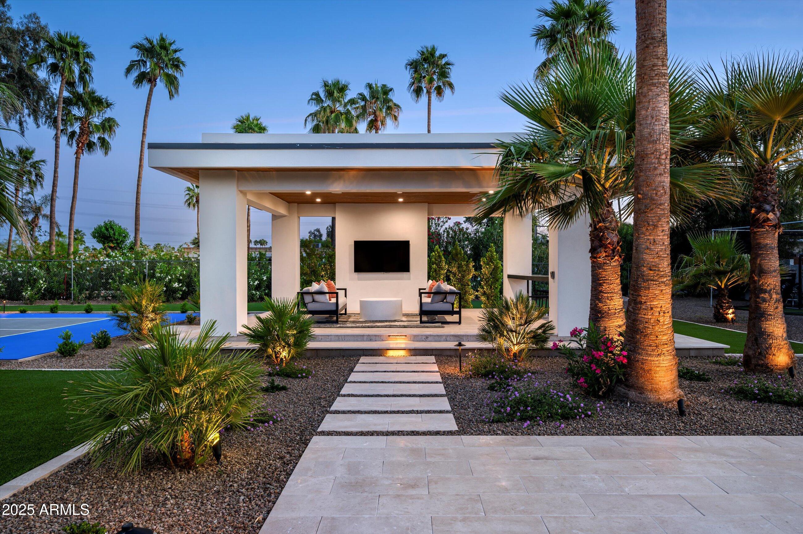 LA TIERRA ESTATES AMD - Residential