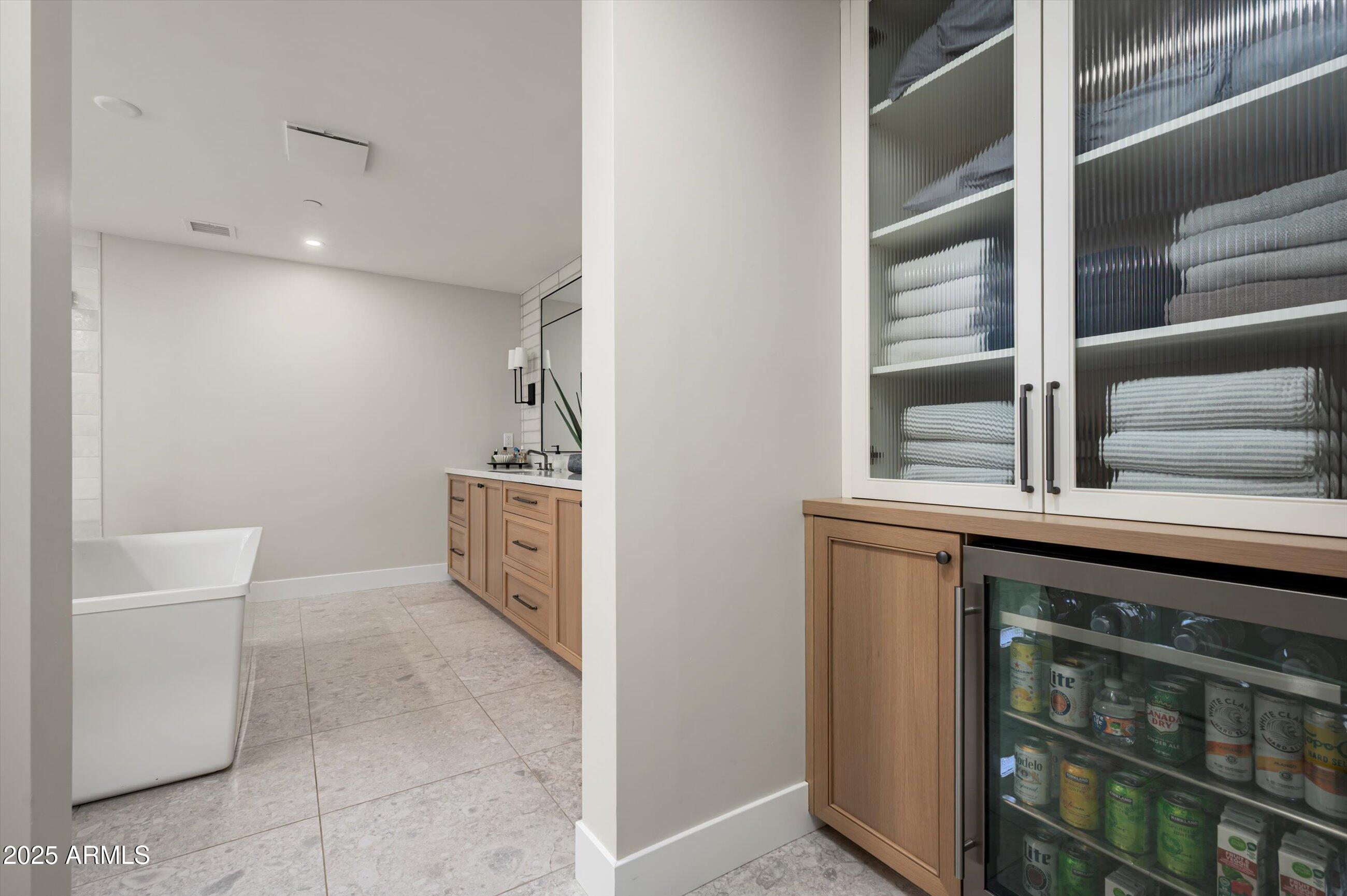 LA TIERRA ESTATES AMD - Residential