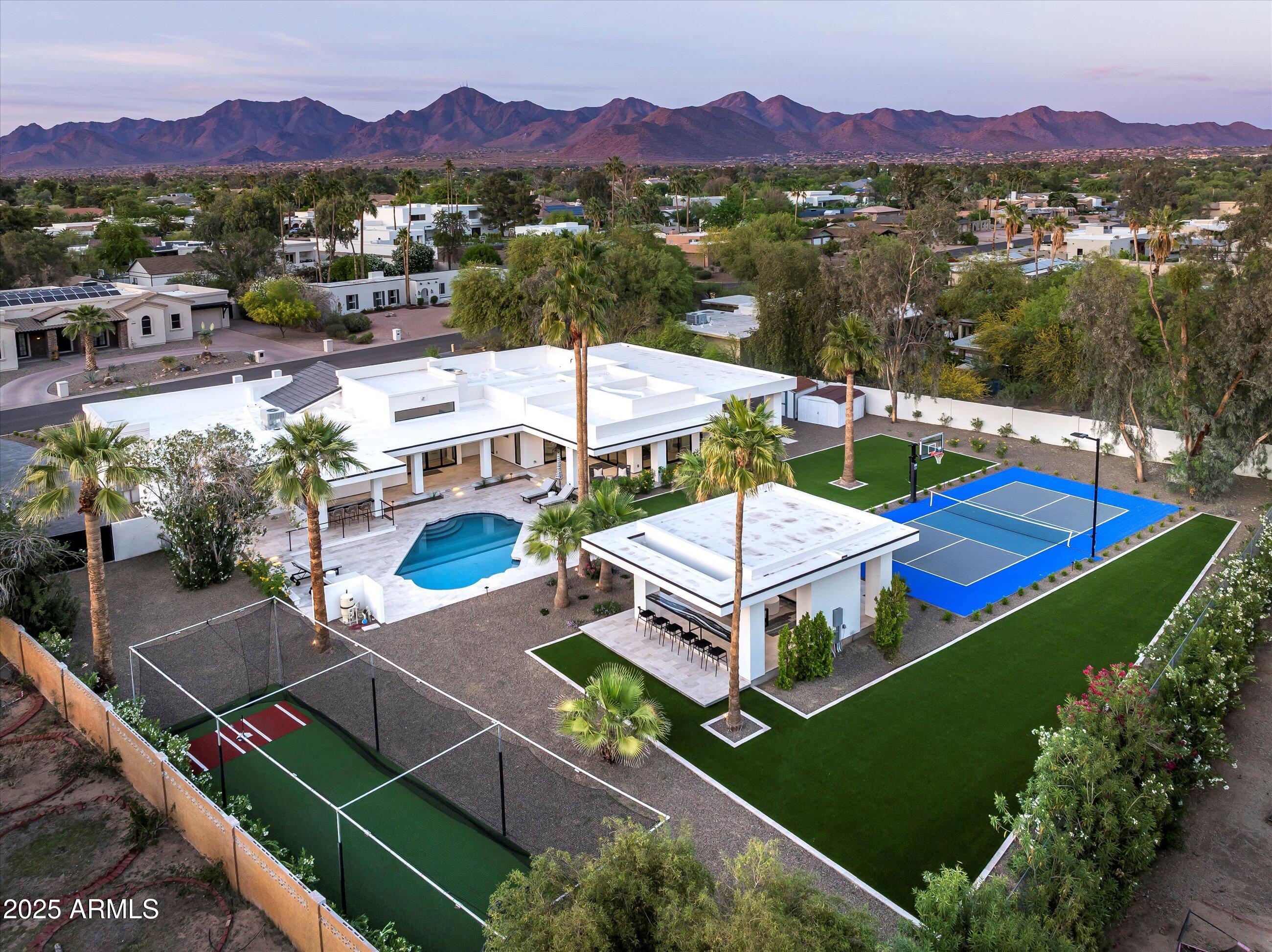 LA TIERRA ESTATES AMD - Residential