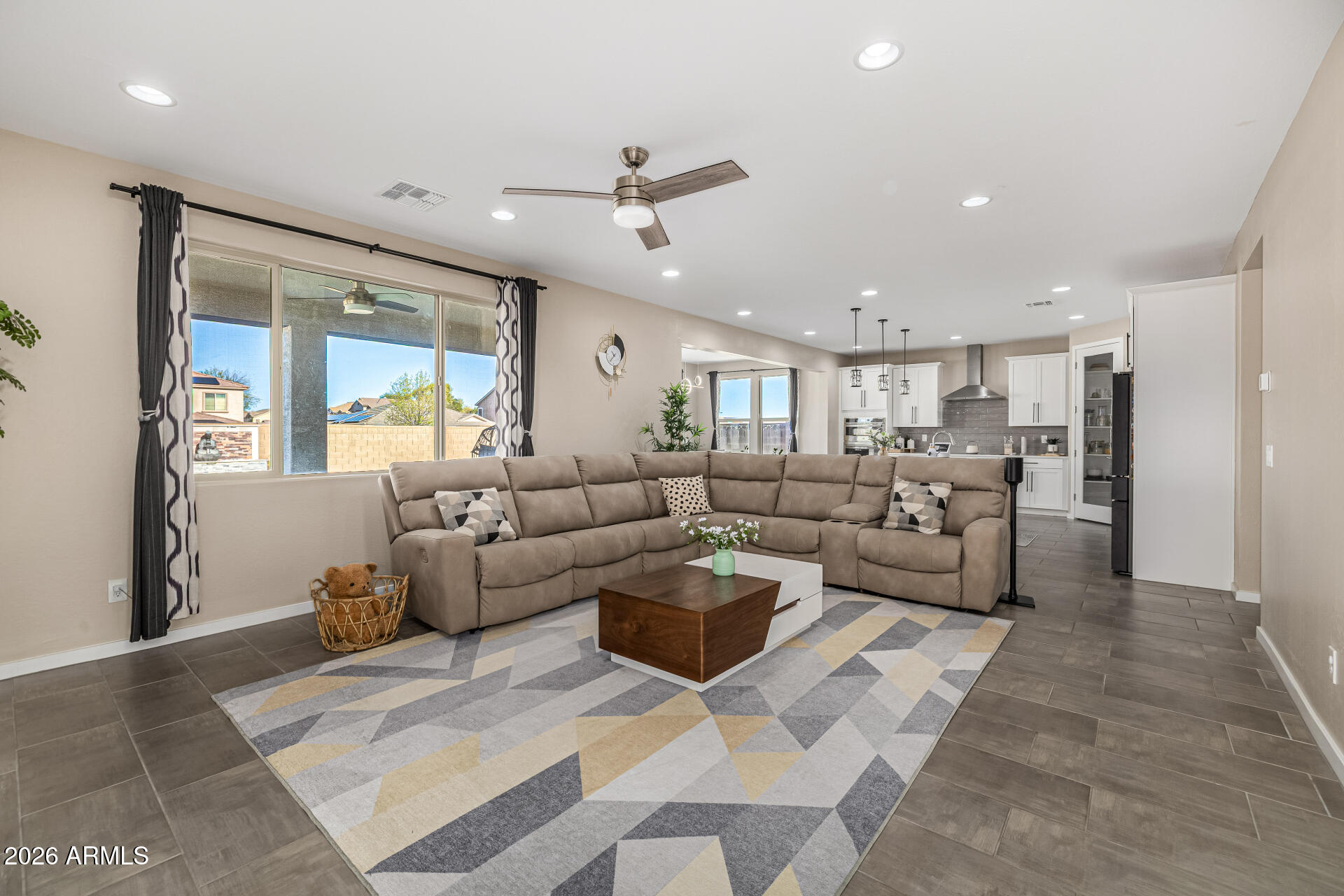 CRESTFIELD MANOR AT ARIZONA FARMS VILLAGE PAR 7 - Residential