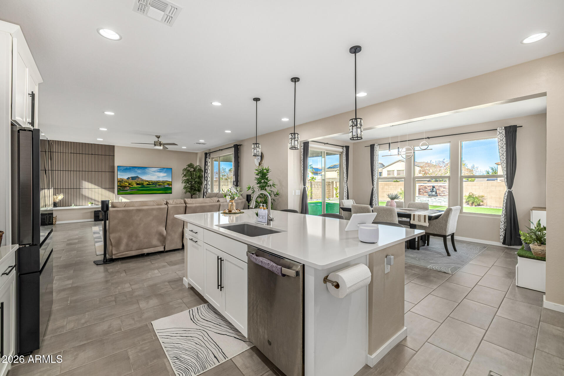 CRESTFIELD MANOR AT ARIZONA FARMS VILLAGE PAR 7 - Residential