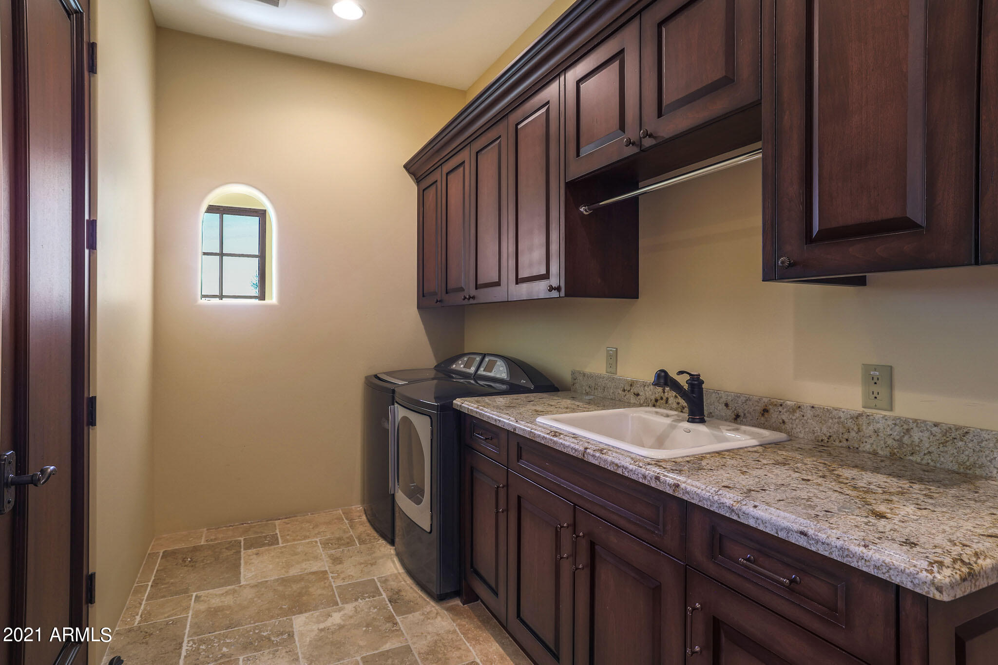SCOTTSDALE MOUNTAIN - Residential