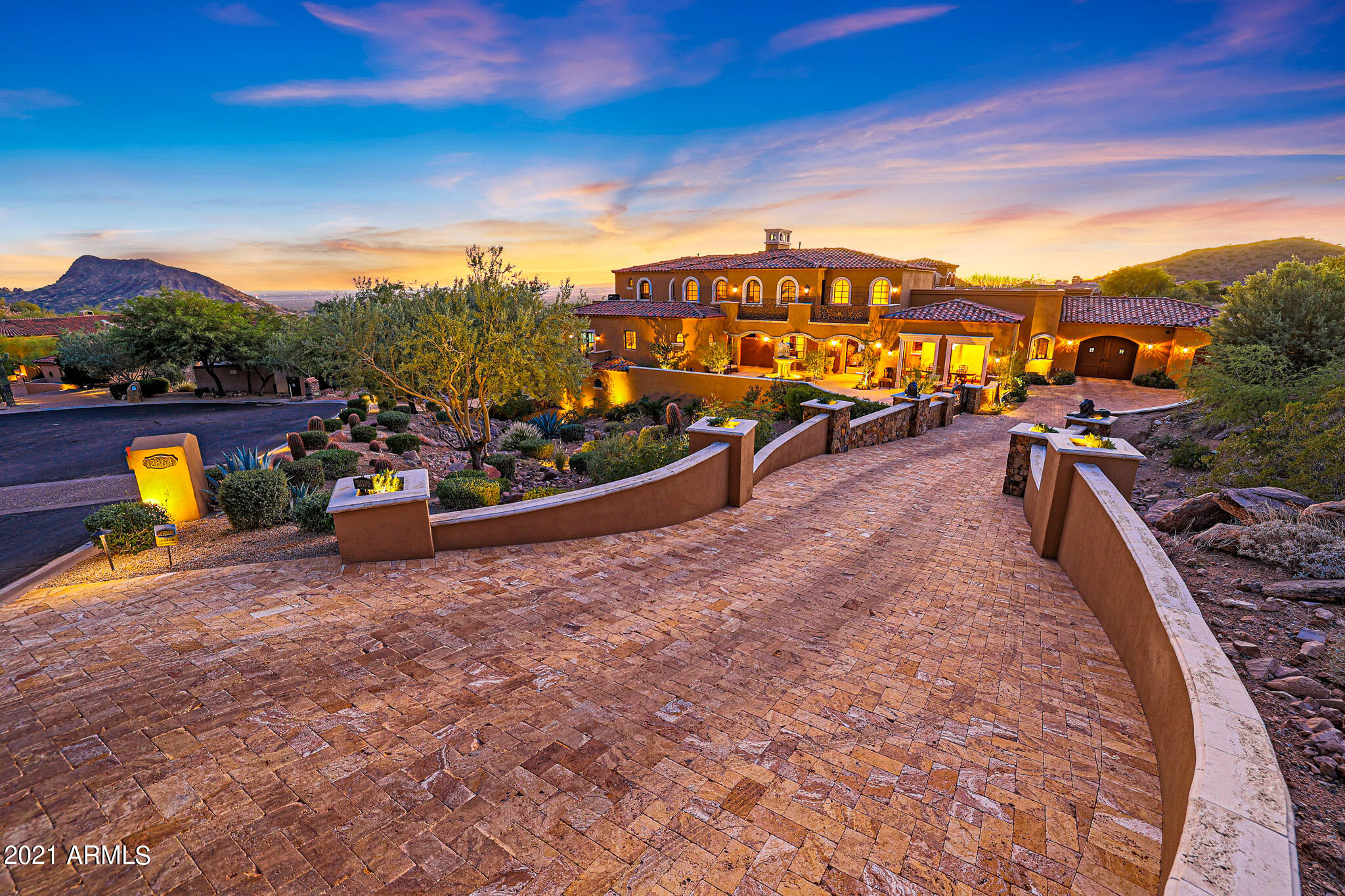 SCOTTSDALE MOUNTAIN - Residential