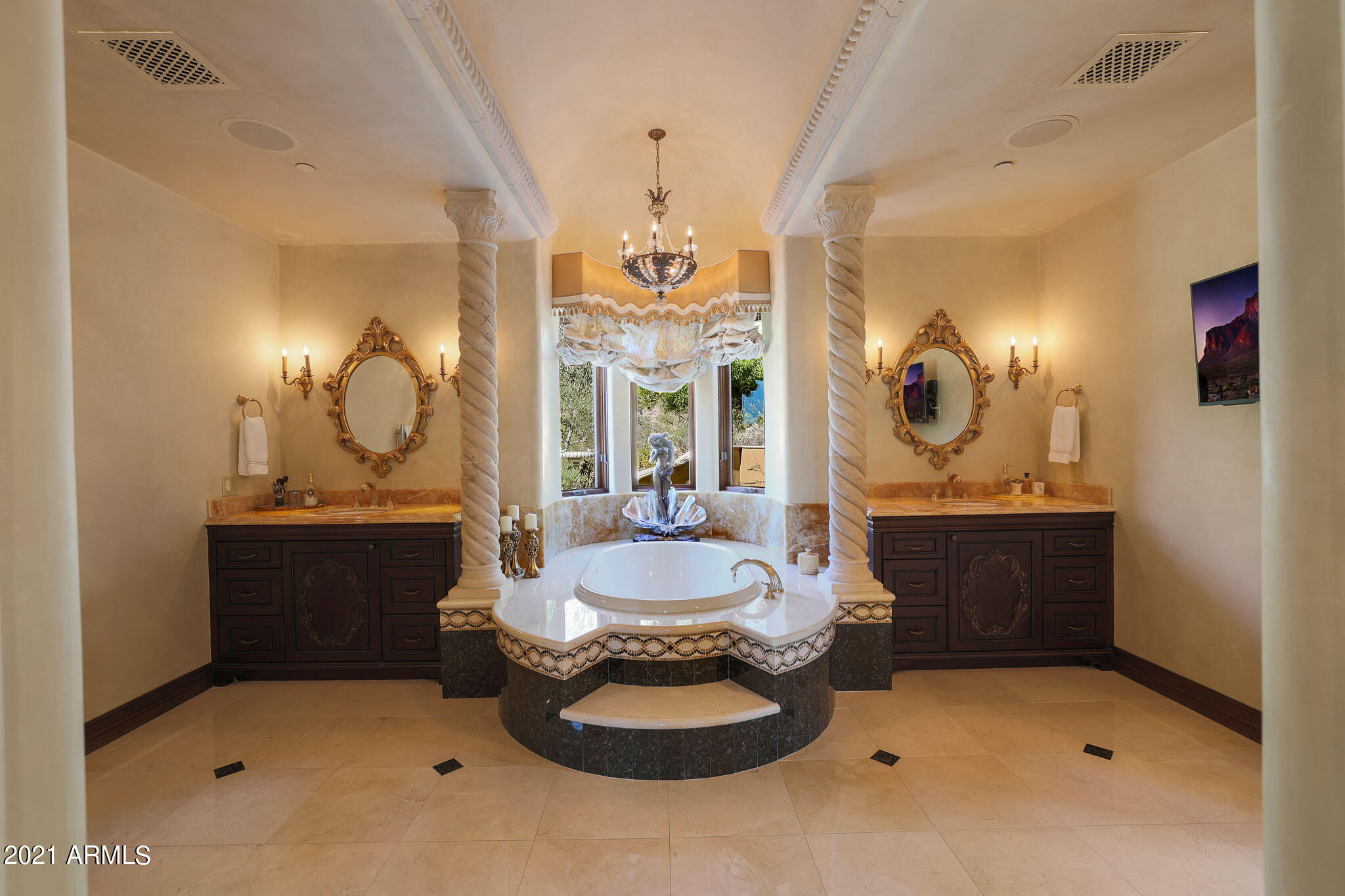 SCOTTSDALE MOUNTAIN - Residential