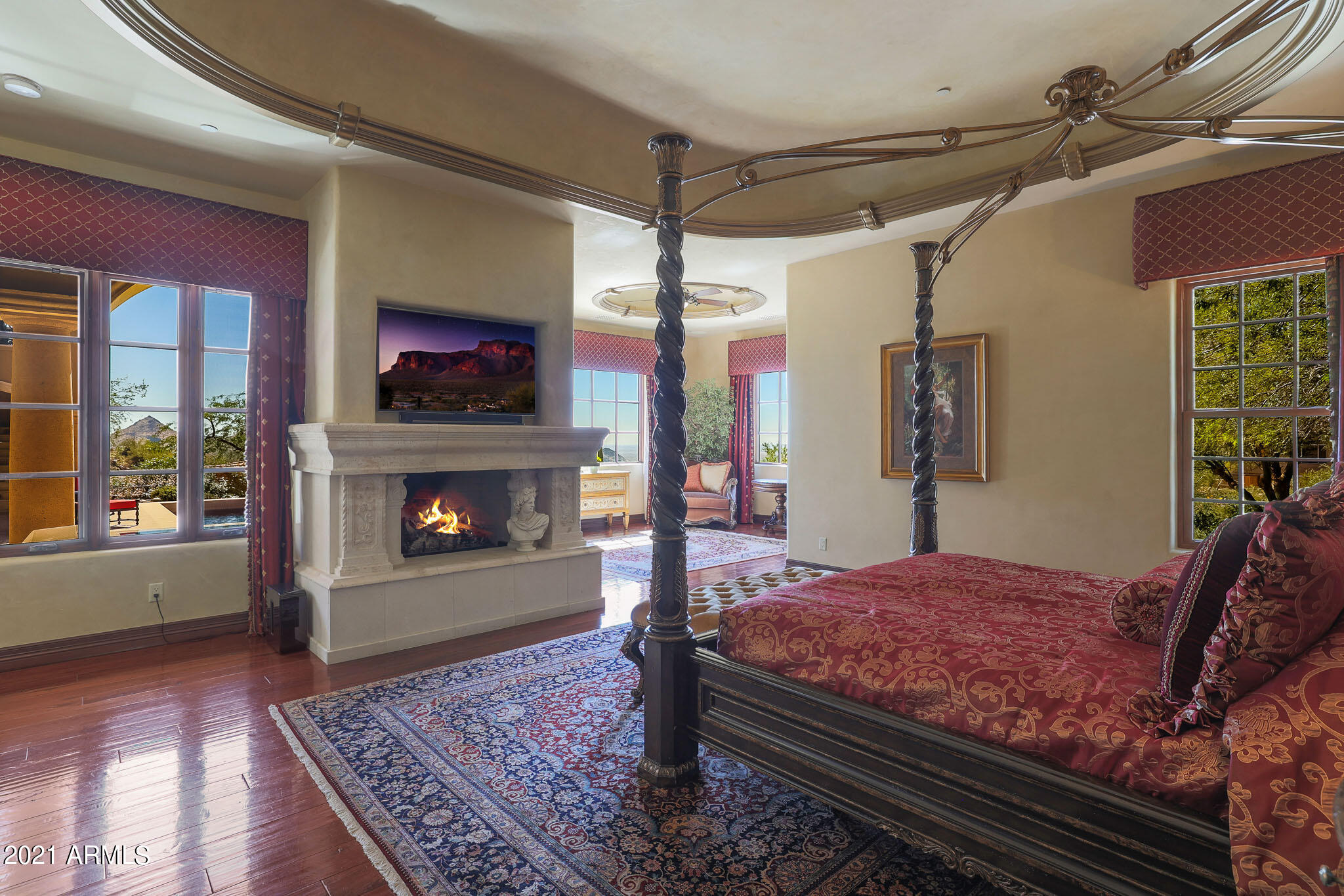 SCOTTSDALE MOUNTAIN - Residential