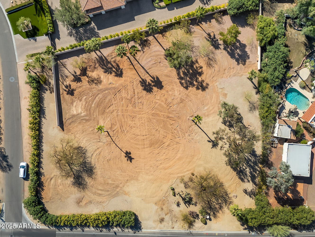 MOCKINGBIRD SQUARE - Land