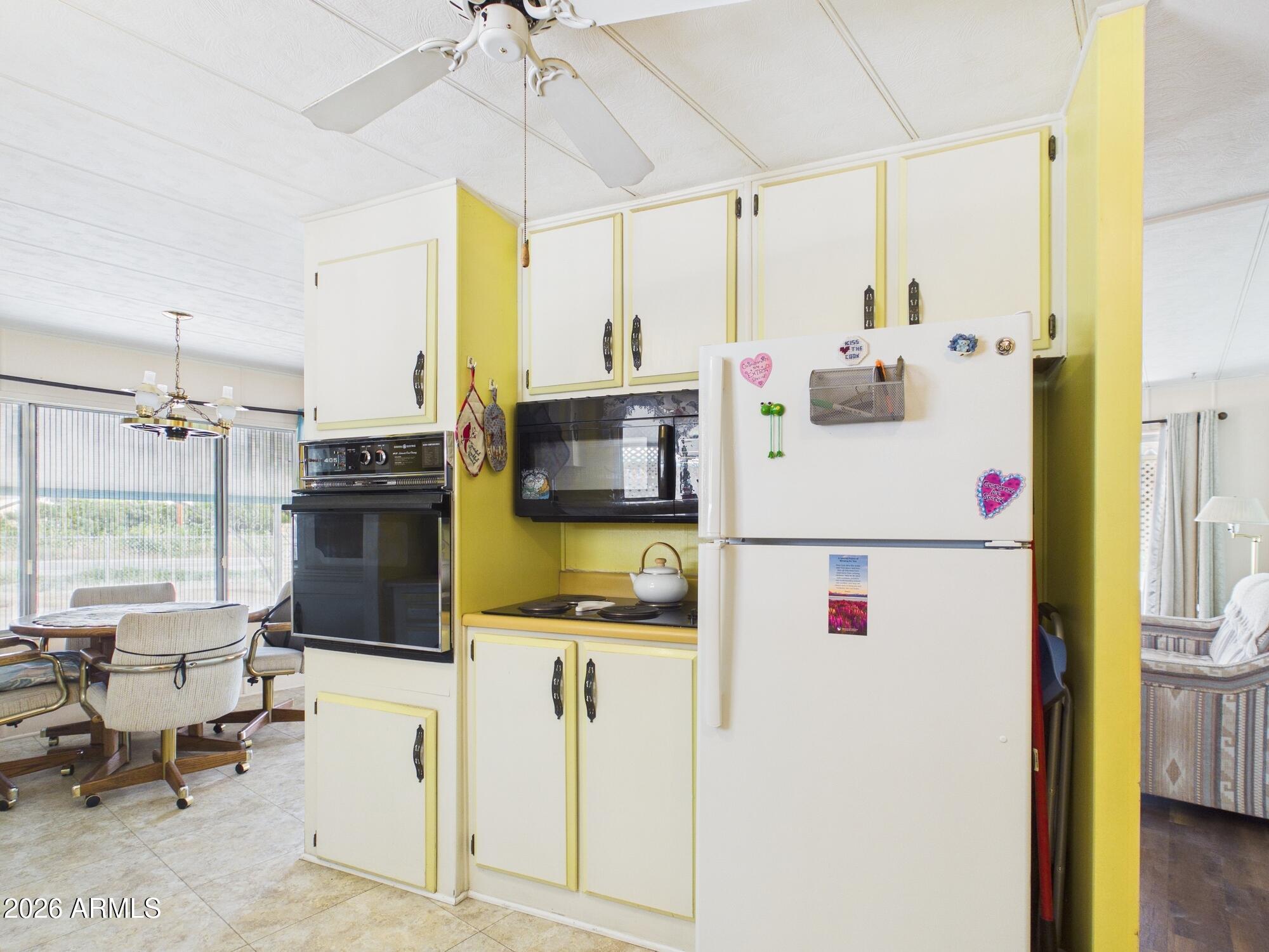 Twin Knolls Mobile home villa - 55+ Age Restriction - Residential