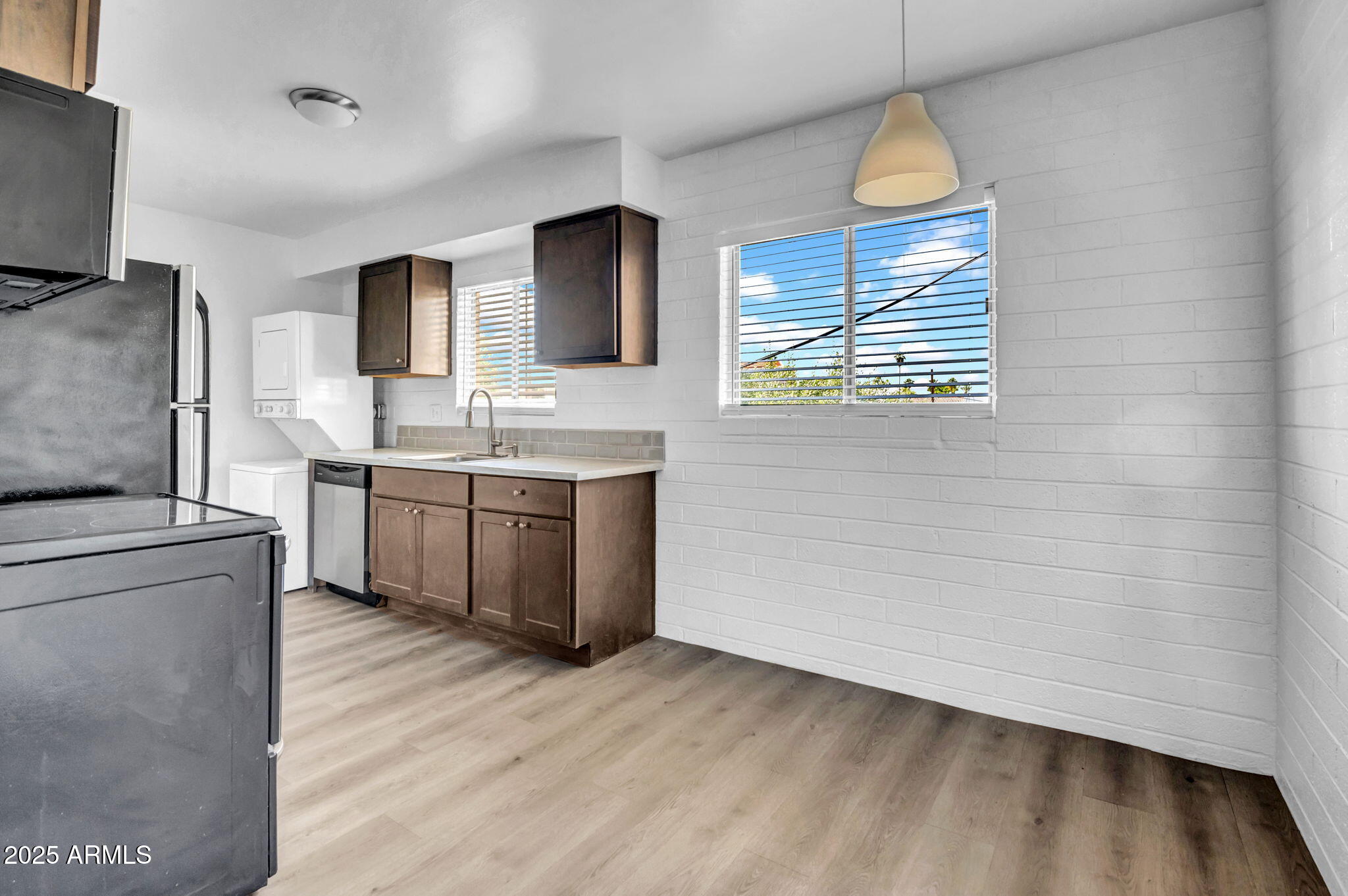 MESA CITY ARIZONA - Residential Income