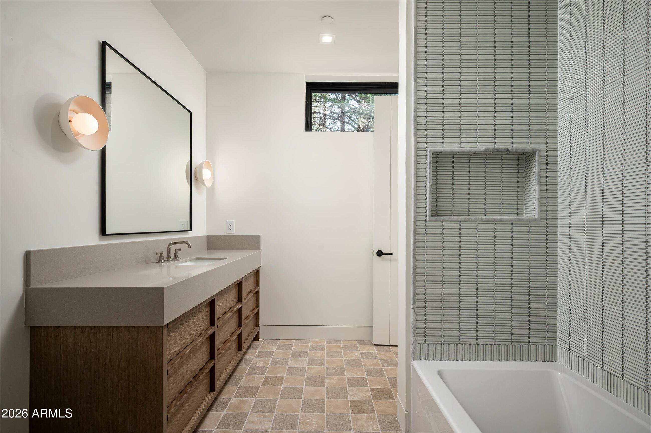 ESTATES AT PINE CANYON 5 - Residential