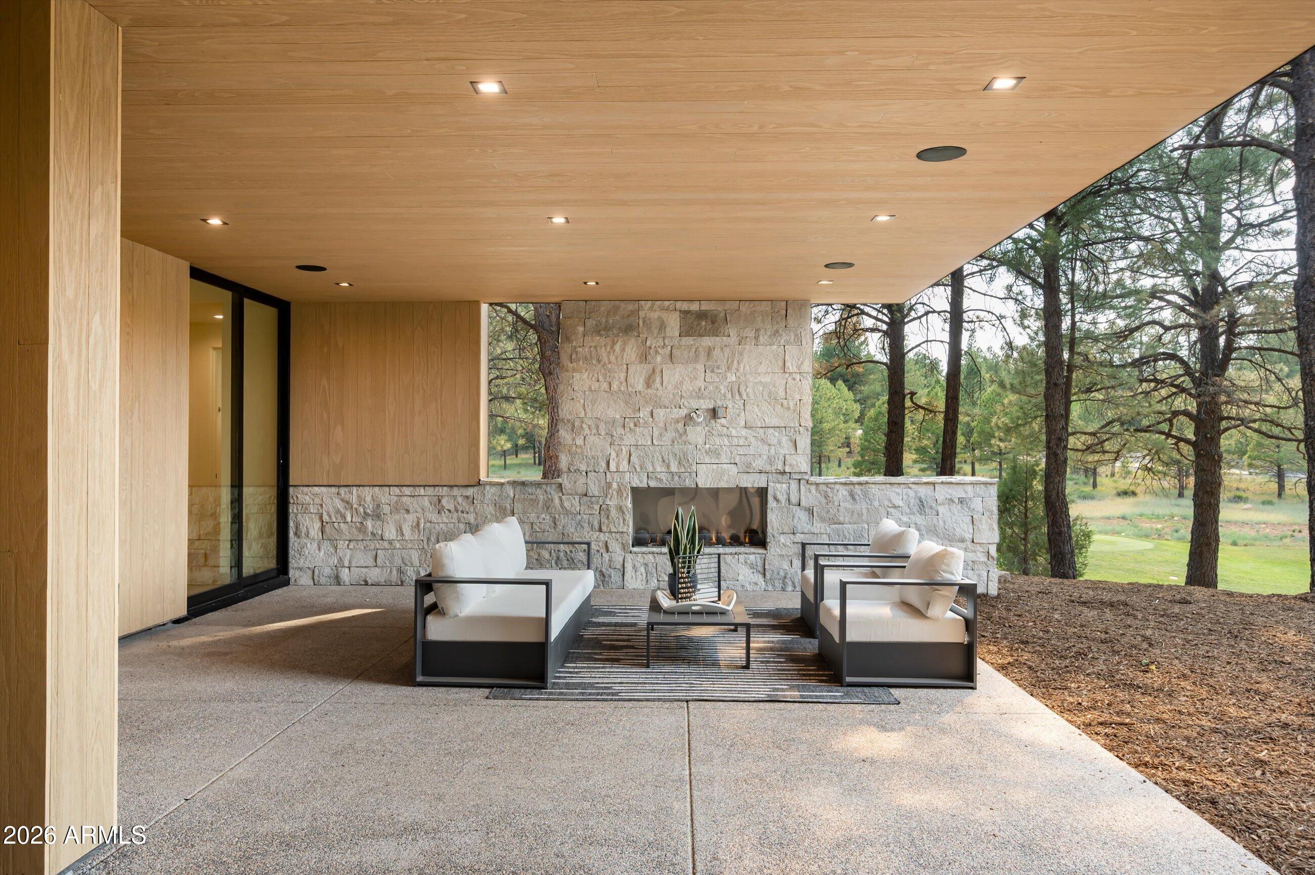 ESTATES AT PINE CANYON 5 - Residential