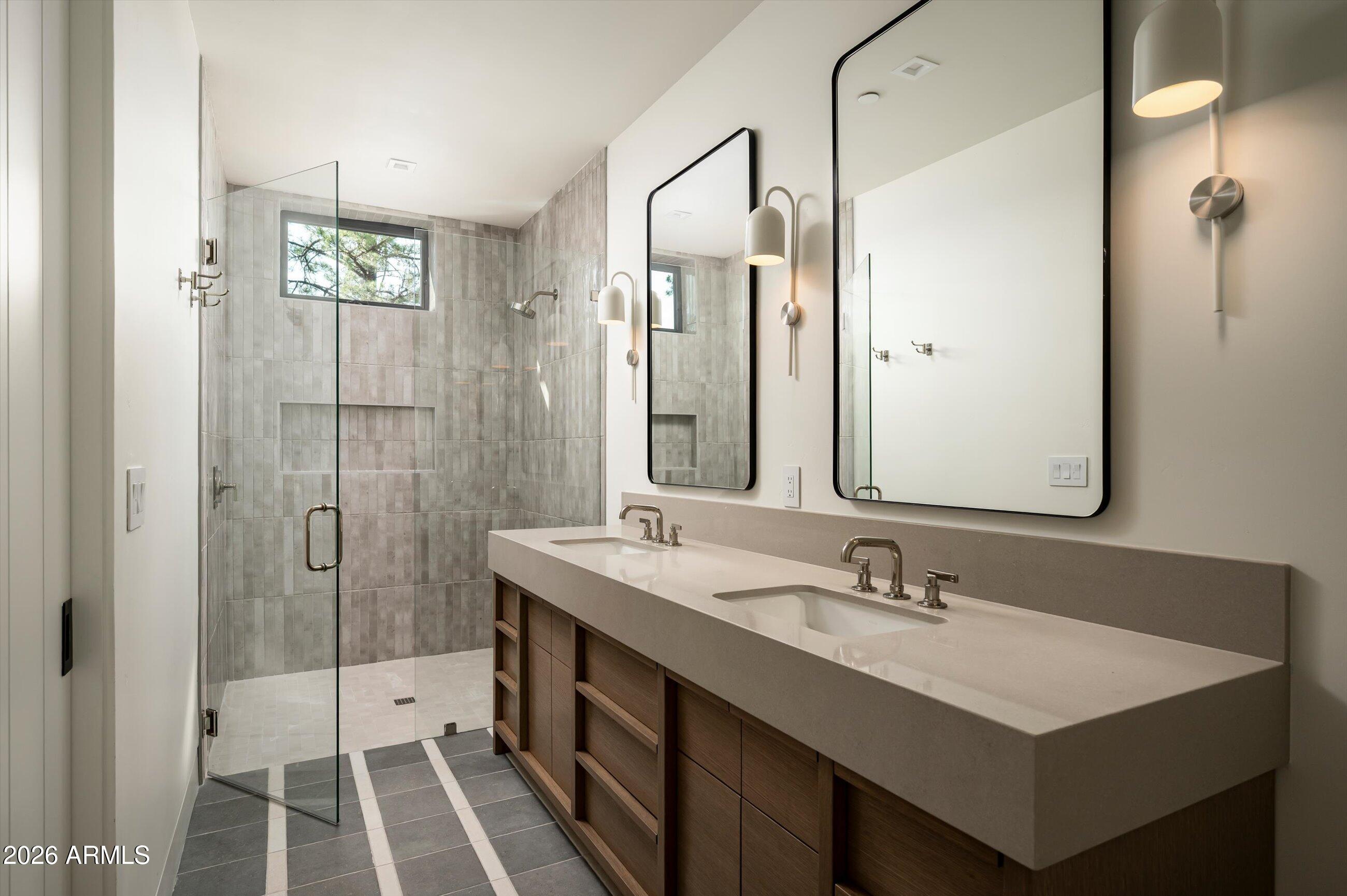 ESTATES AT PINE CANYON 5 - Residential