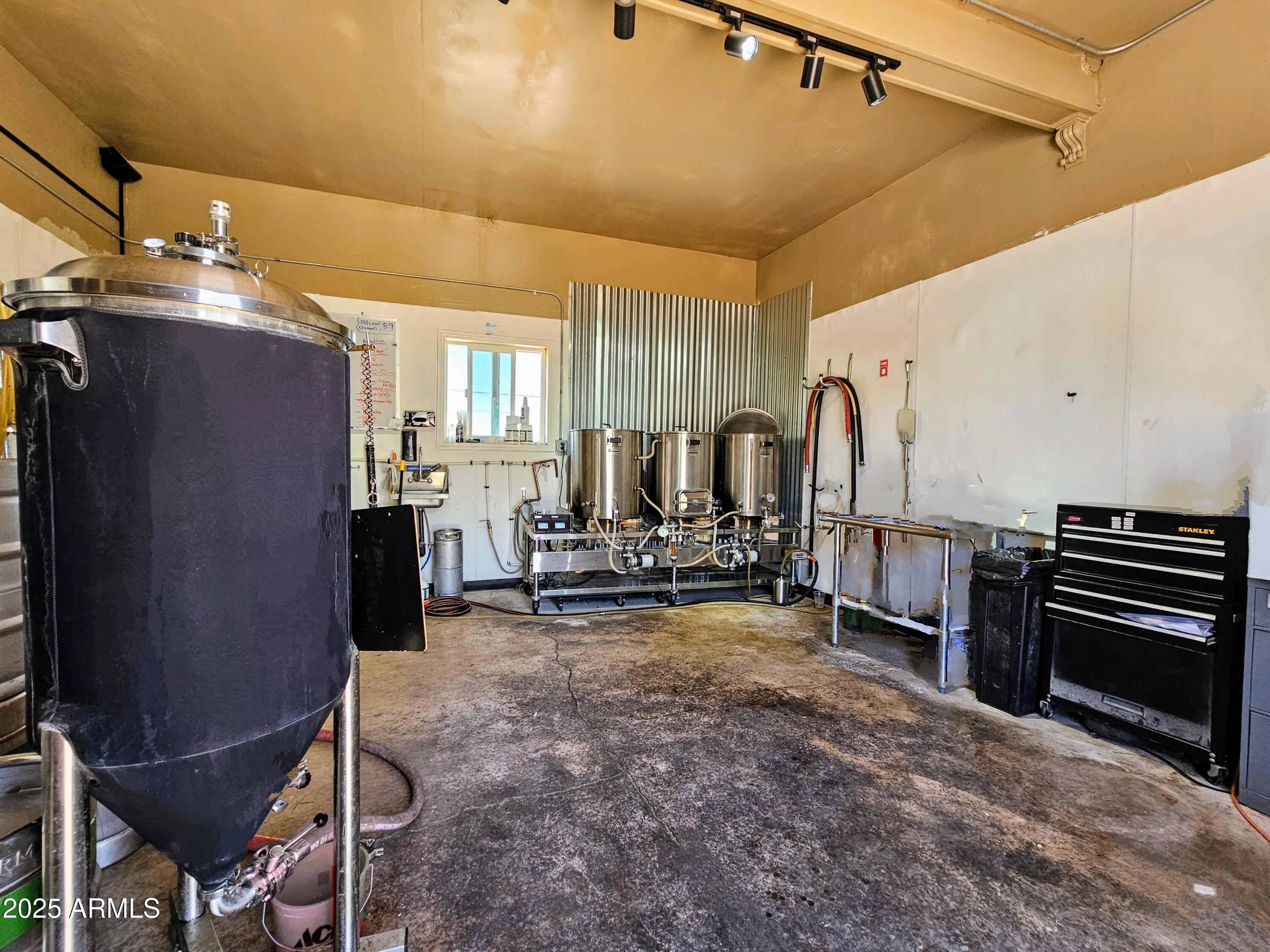 WARREN - Commercial Sale