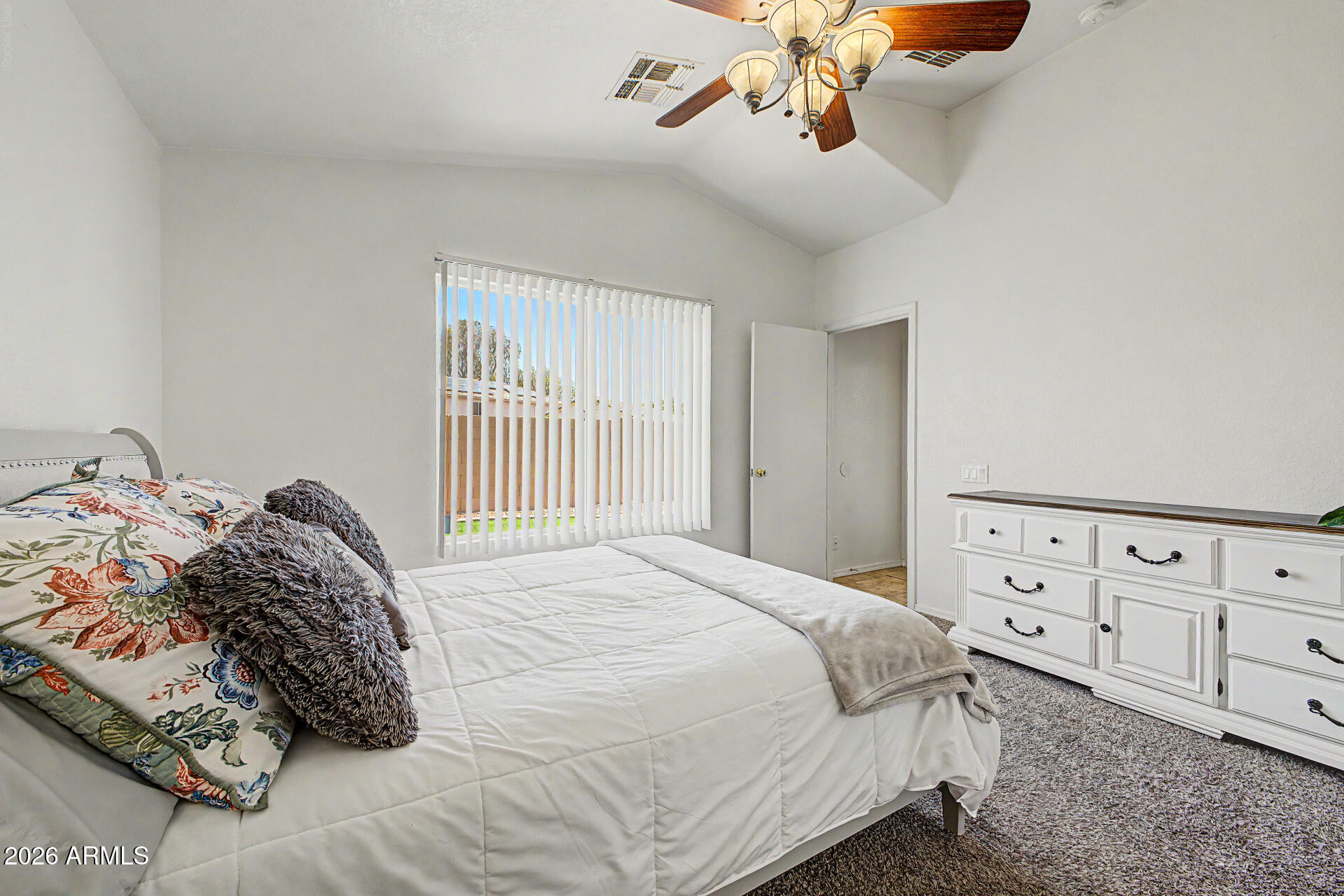 LAS PALMERAS WEST - Residential