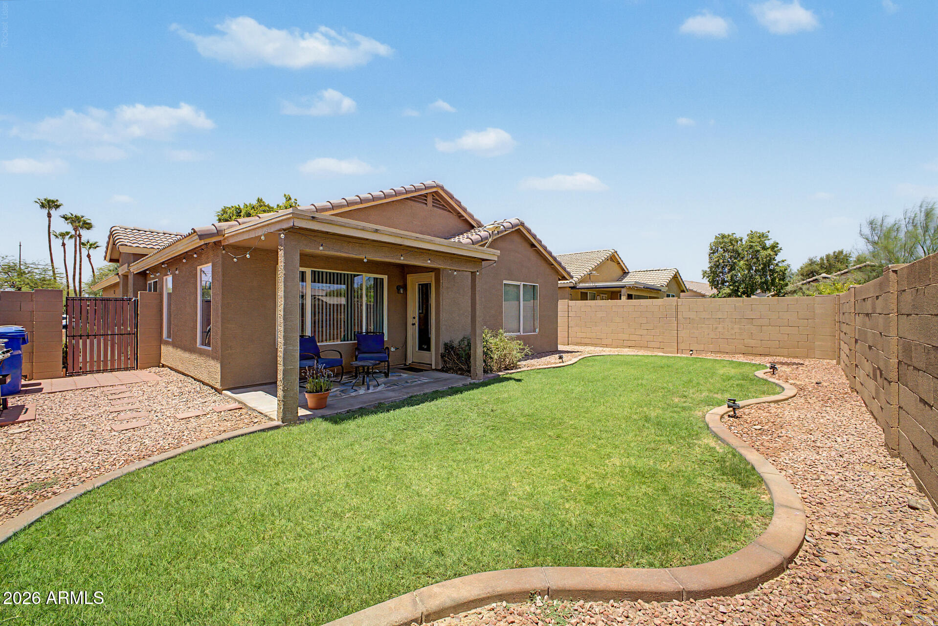 LAS PALMERAS WEST - Residential