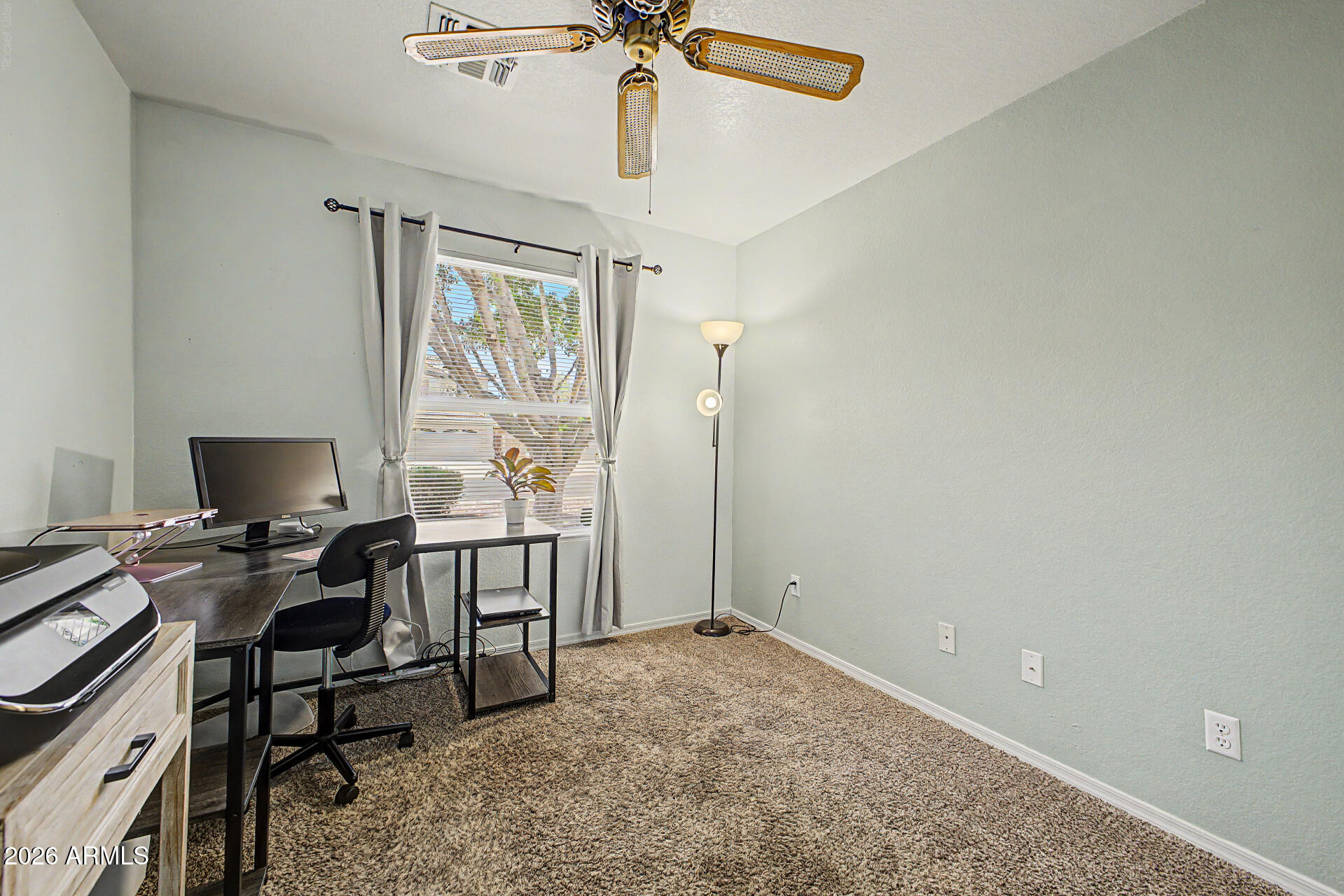 LAS PALMERAS WEST - Residential