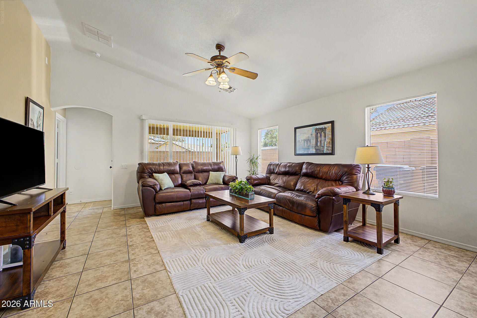 LAS PALMERAS WEST - Residential