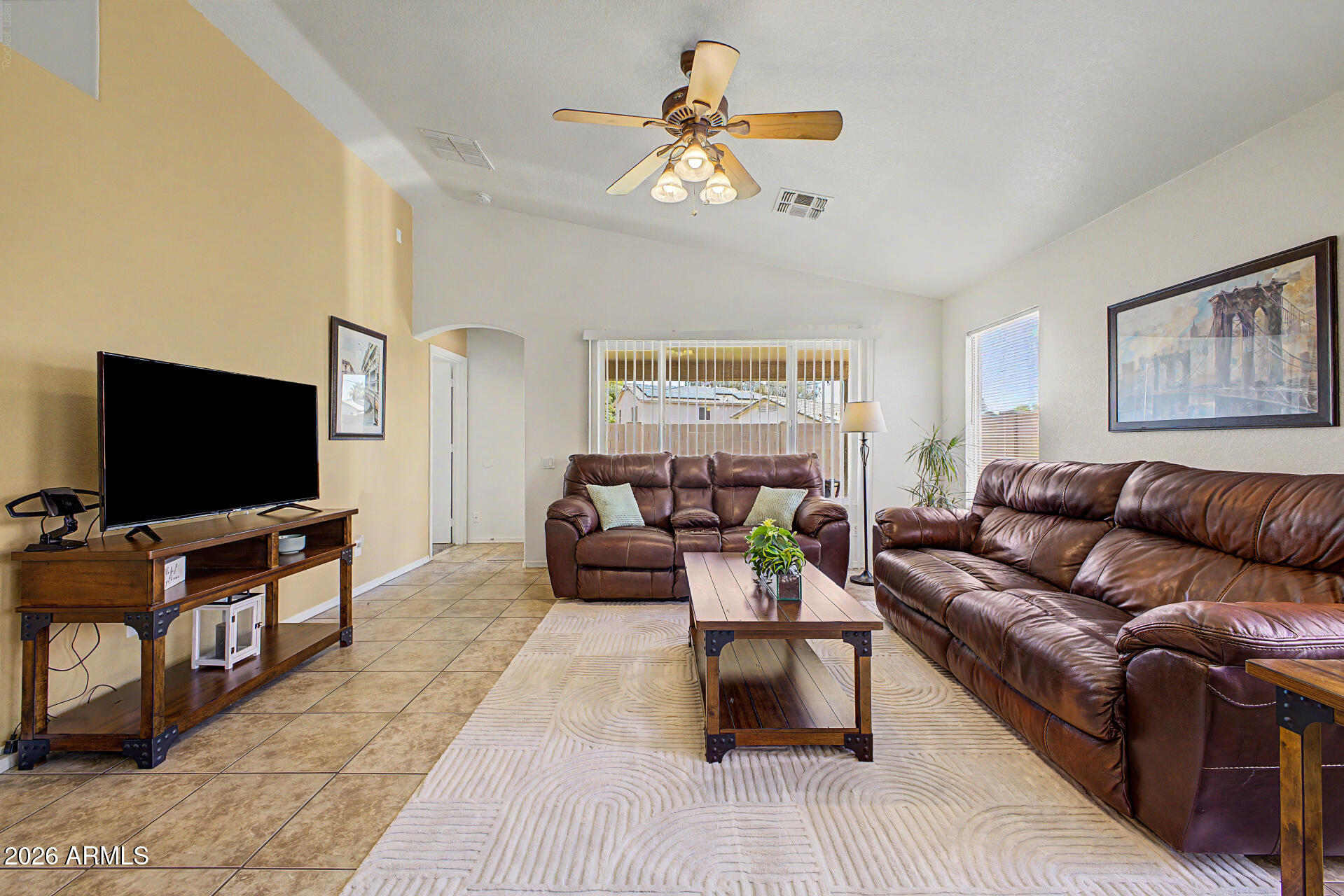 LAS PALMERAS WEST - Residential