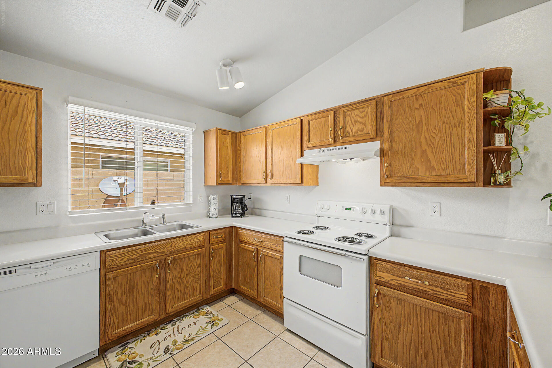 LAS PALMERAS WEST - Residential