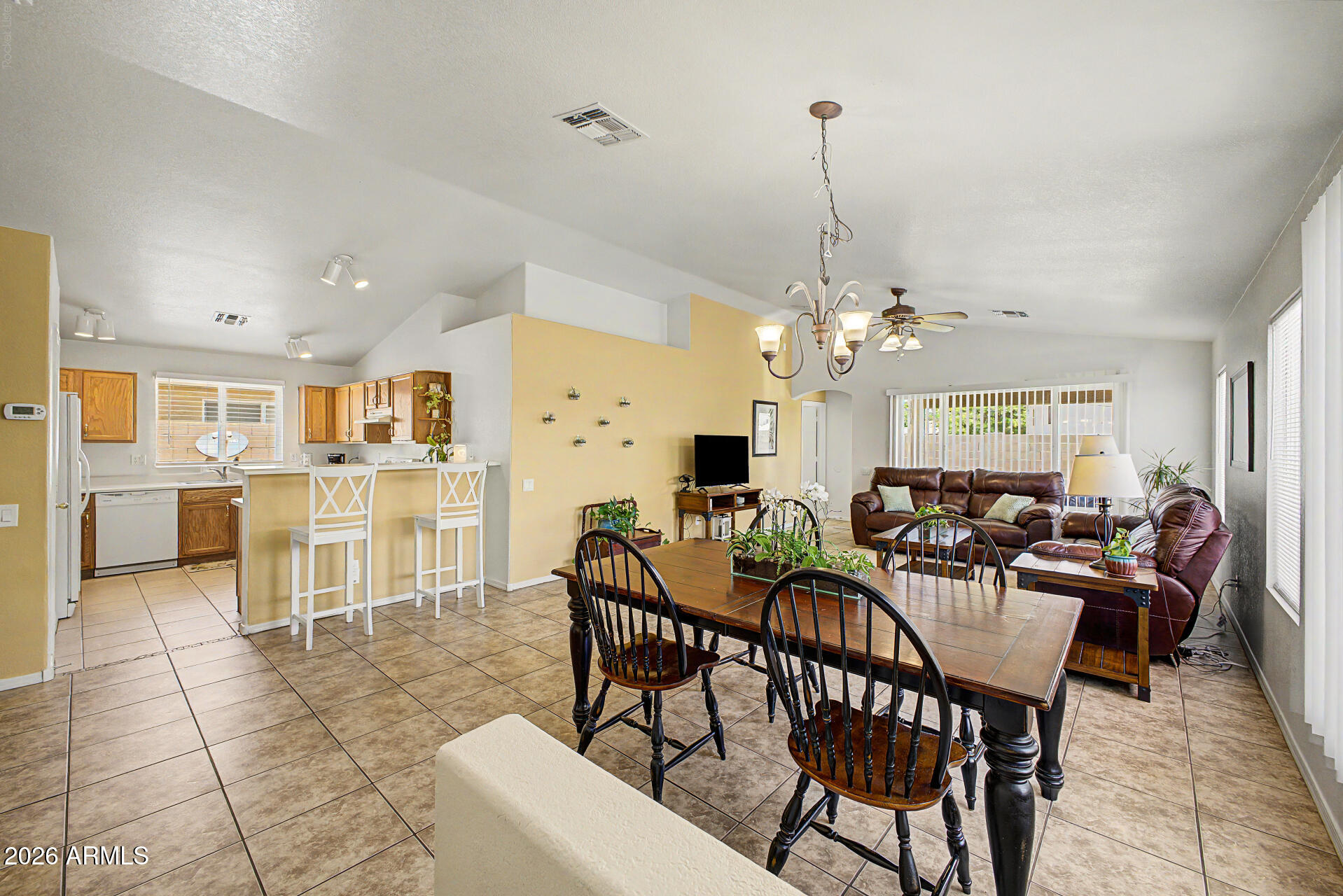 LAS PALMERAS WEST - Residential