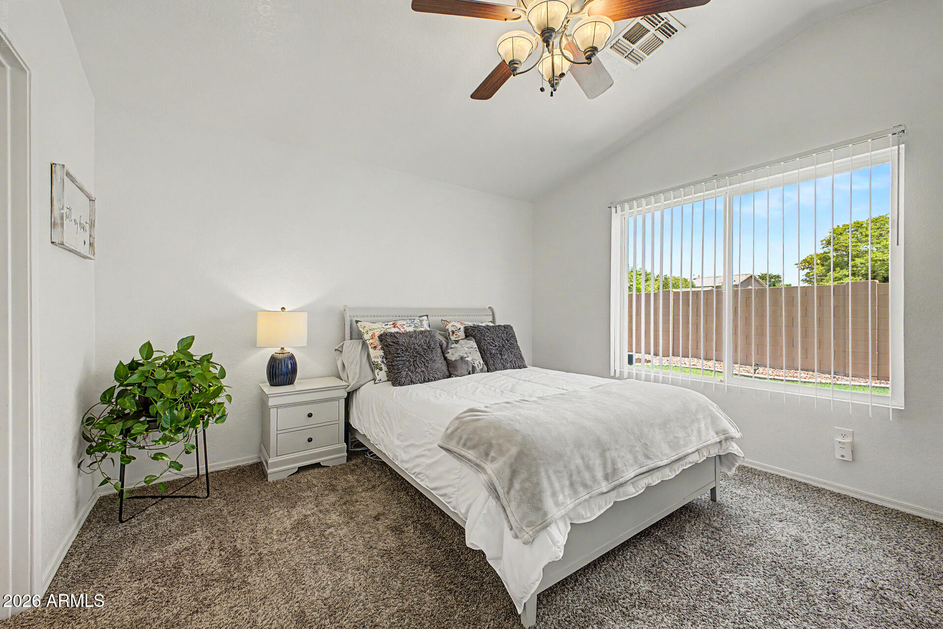 LAS PALMERAS WEST - Residential