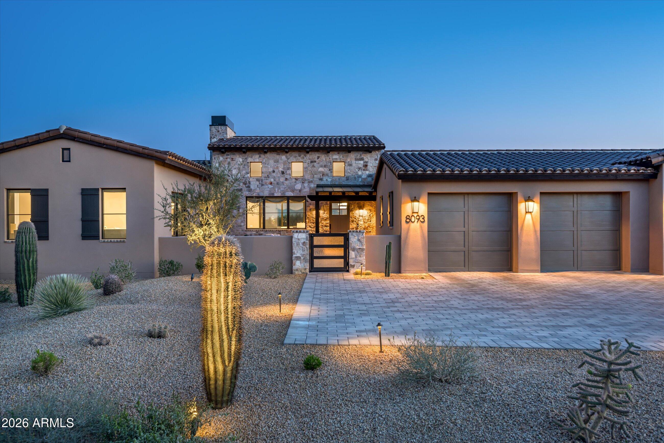 WHISPER ROCK - Residential