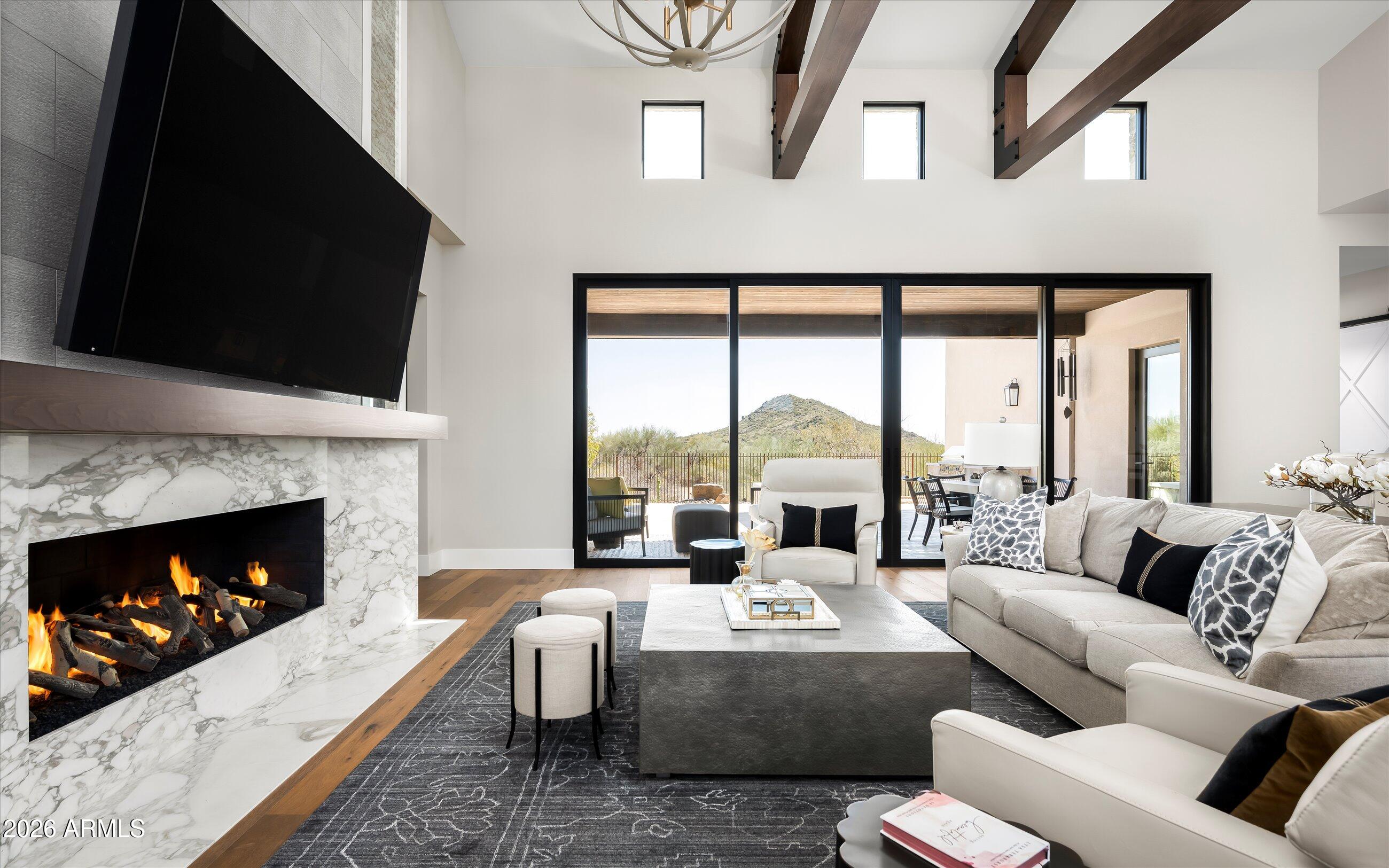 WHISPER ROCK - Residential