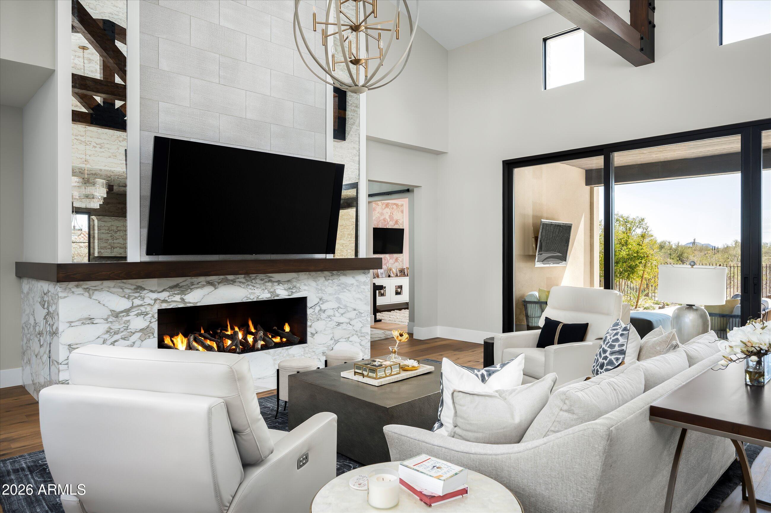 WHISPER ROCK - Residential