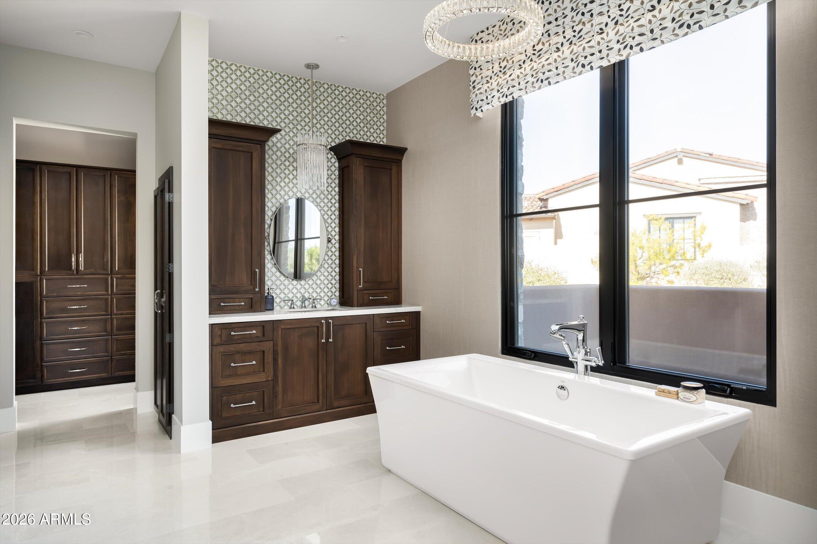 WHISPER ROCK - Residential