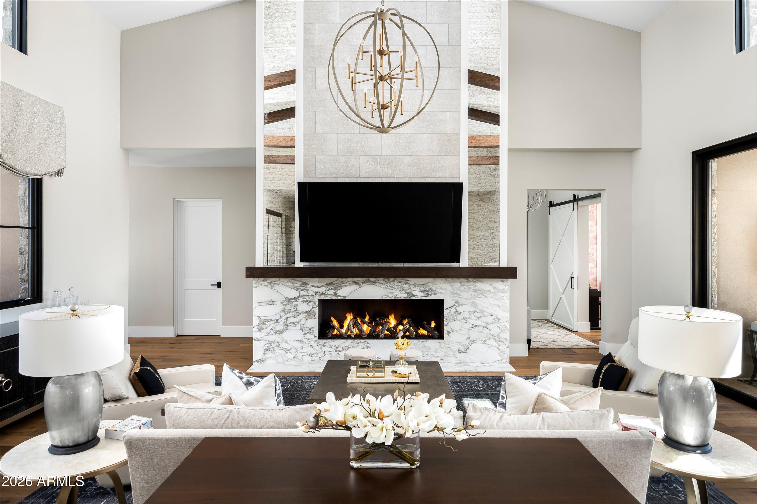 WHISPER ROCK - Residential