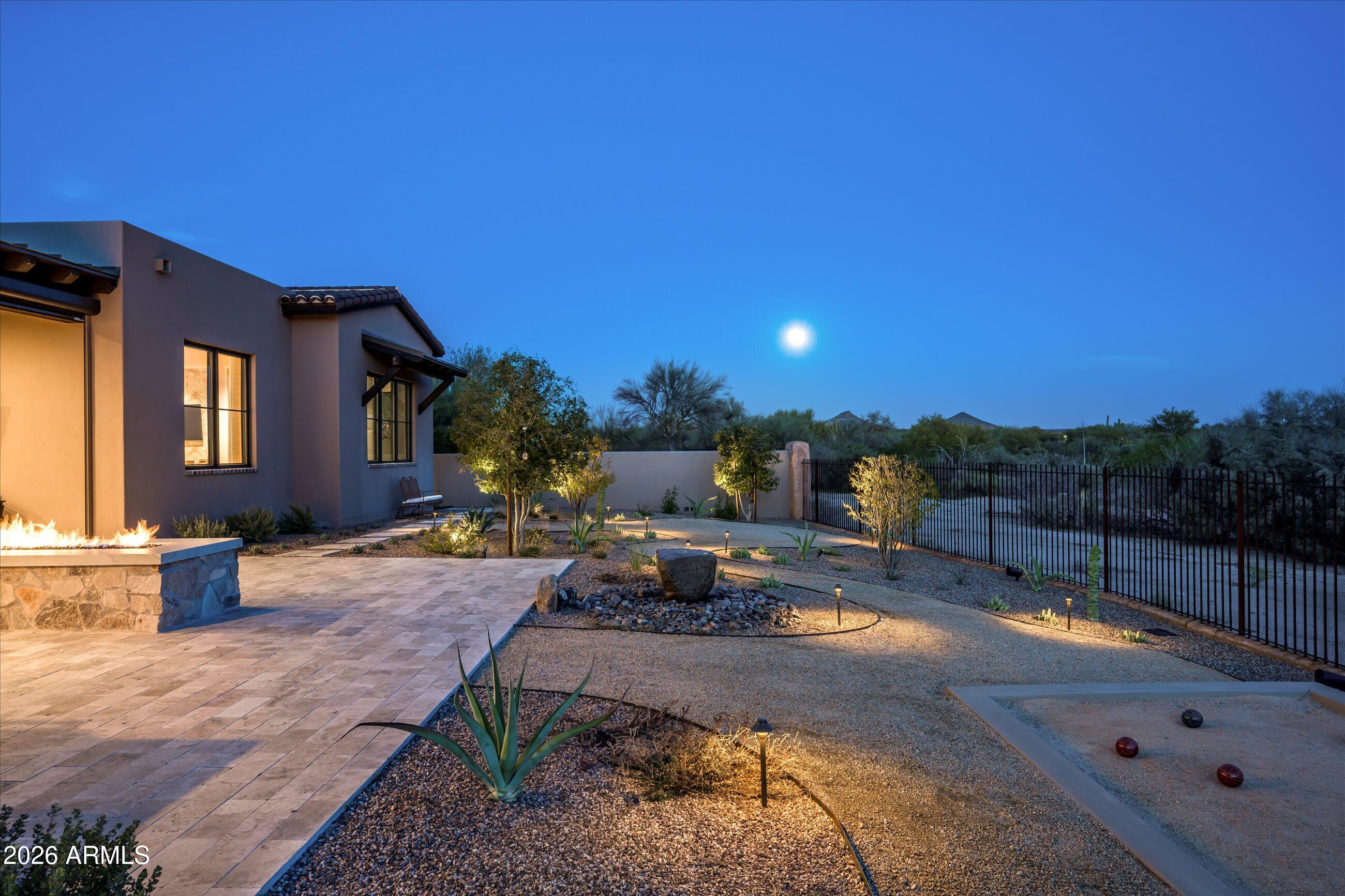 WHISPER ROCK - Residential